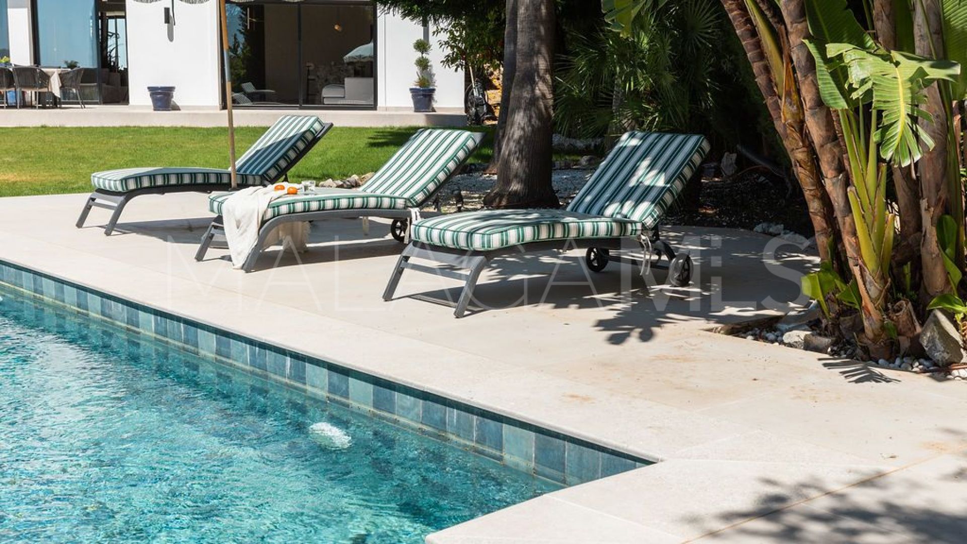 Villa for sale in Benahavis