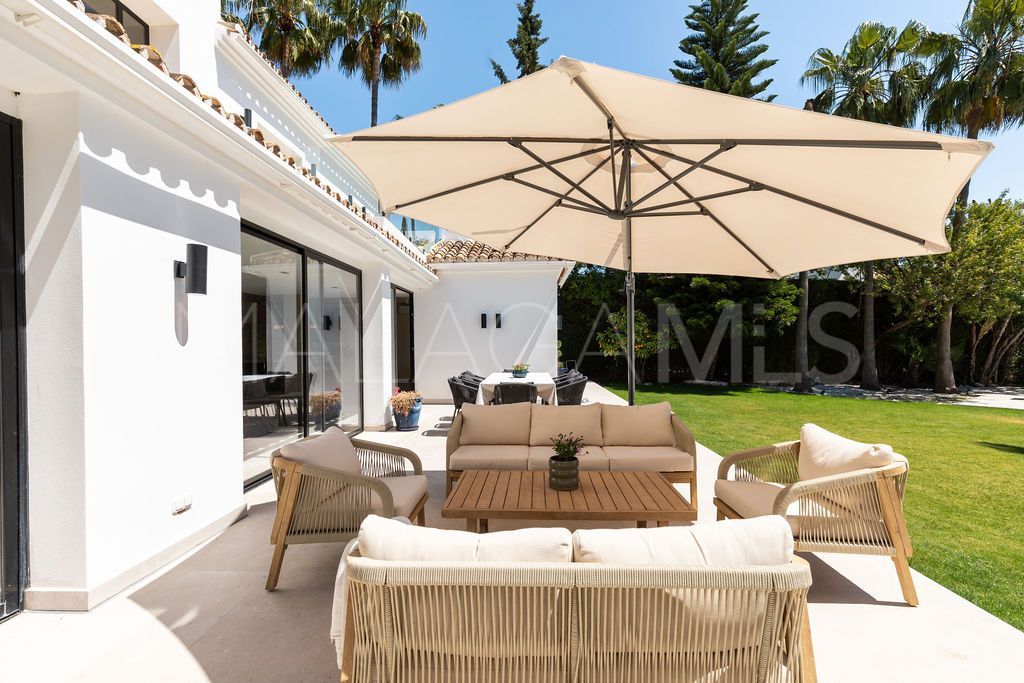 Villa for sale in Benahavis