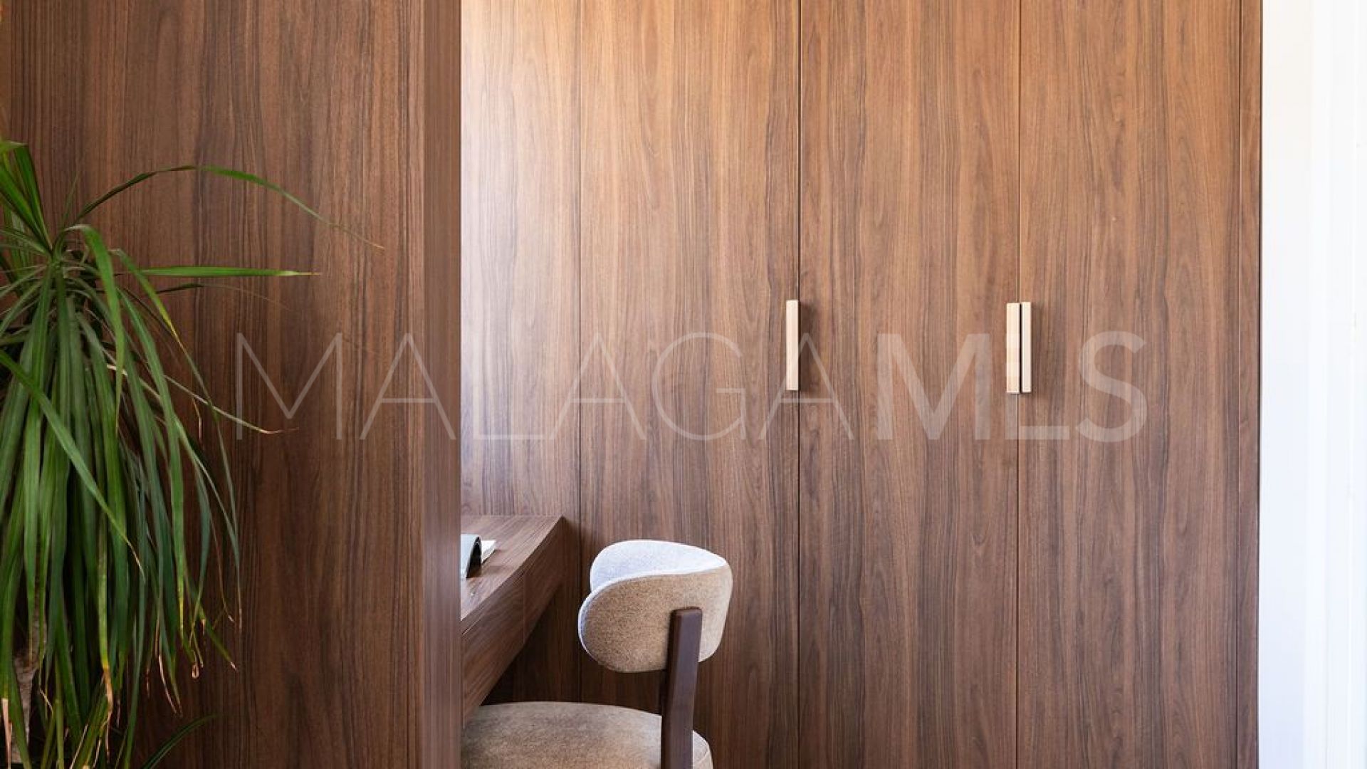 Villa for sale in Benahavis