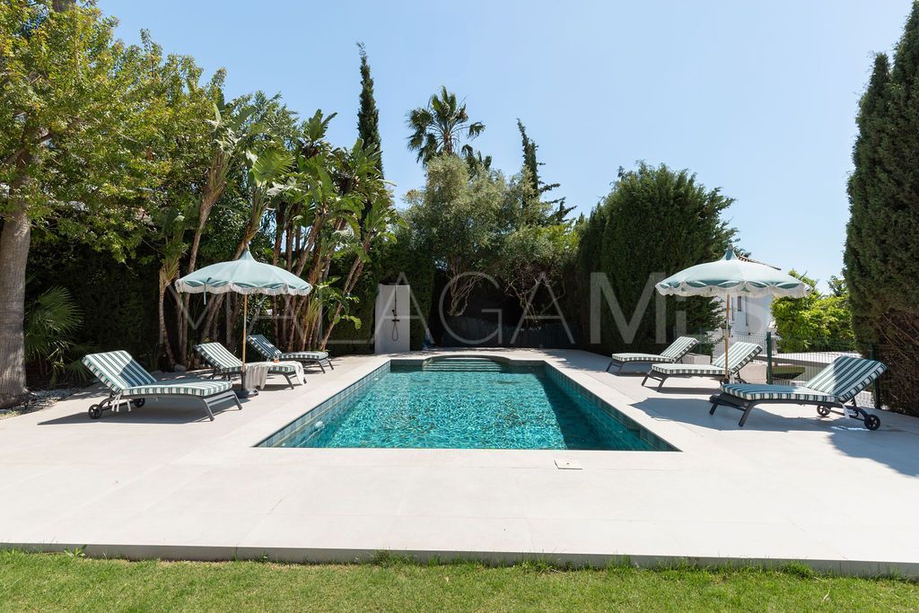 Villa for sale in Benahavis