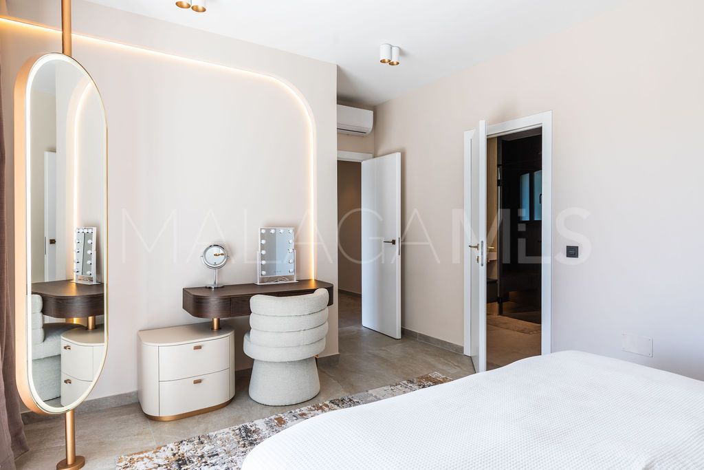 Villa for sale in Benahavis