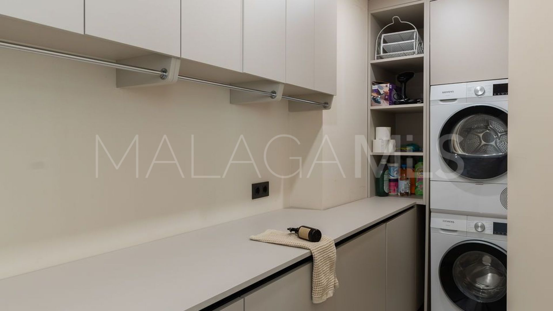 Villa for sale in Benahavis