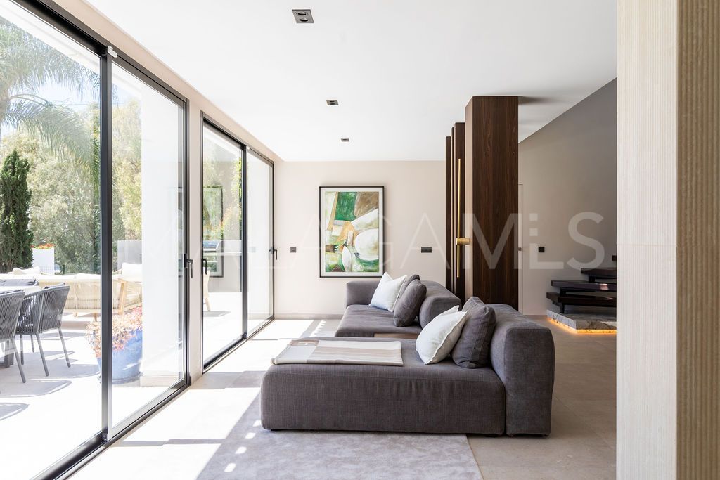 Villa for sale in Benahavis