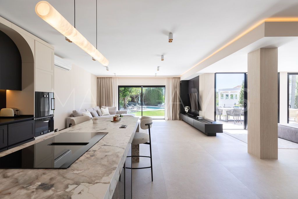 Villa for sale in Benahavis