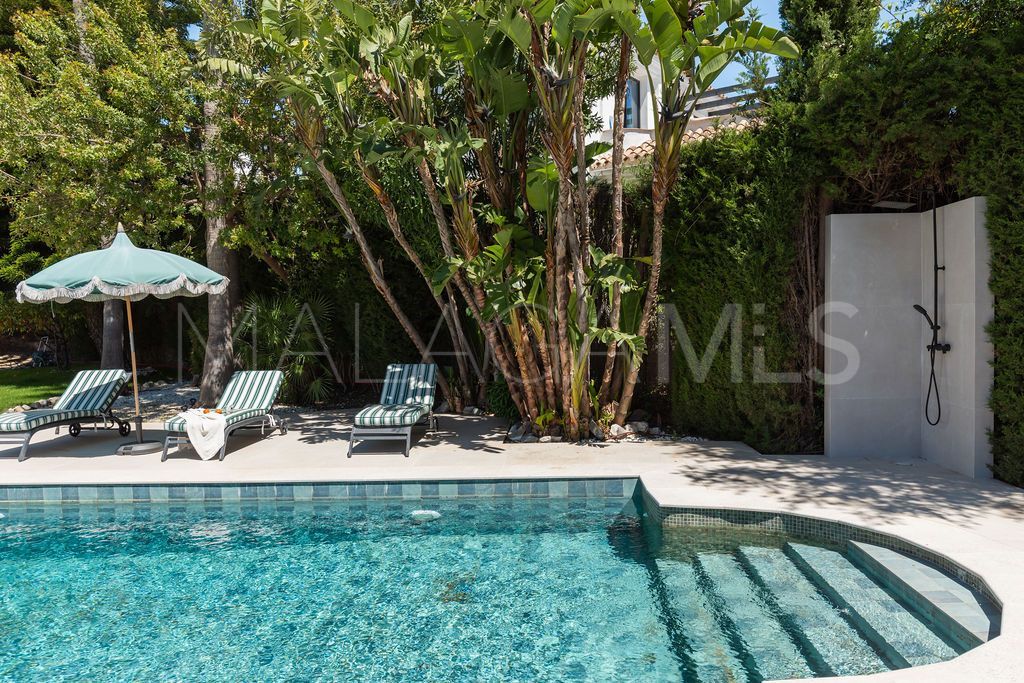 Villa for sale in Benahavis