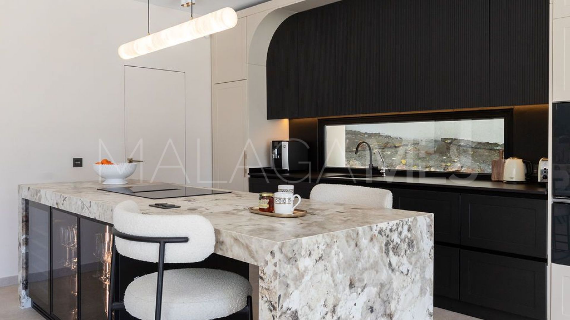 Villa for sale in Benahavis