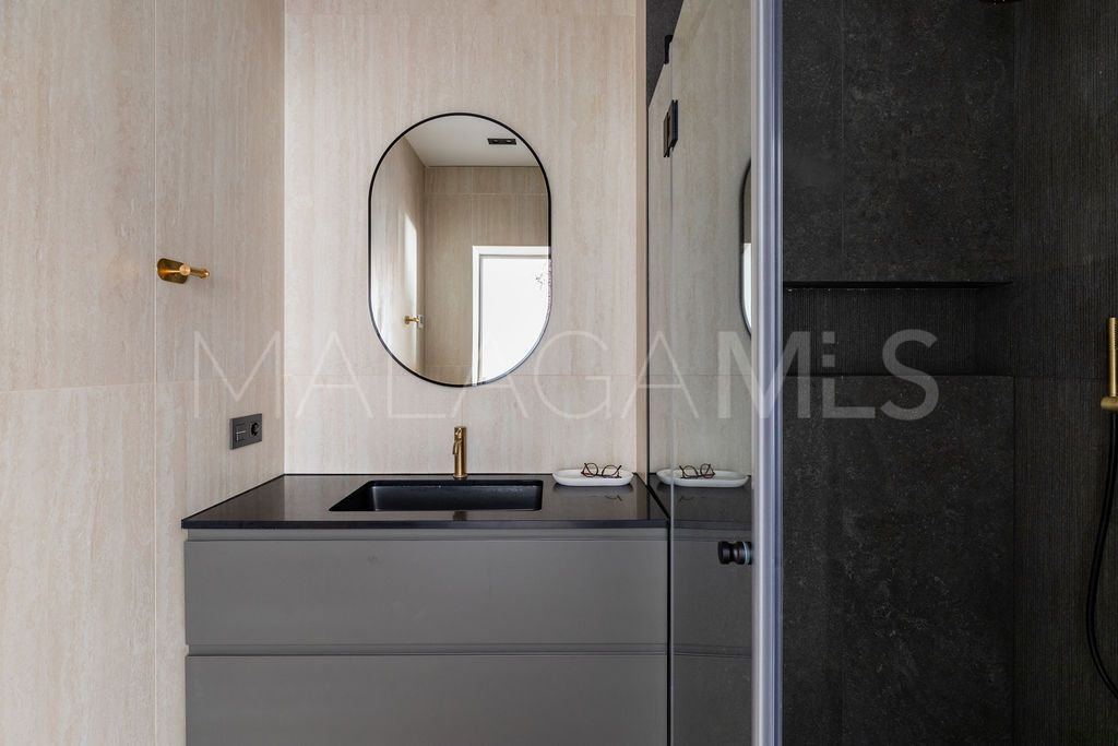 Villa for sale in Benahavis