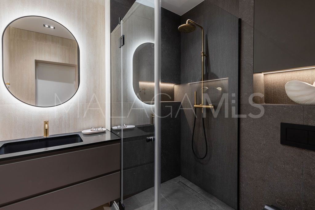 Villa for sale in Benahavis