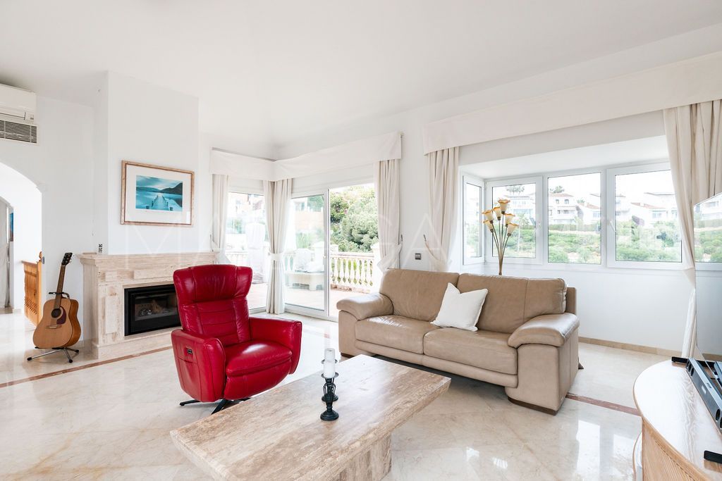 Villa with 3 bedrooms for sale in Calahonda