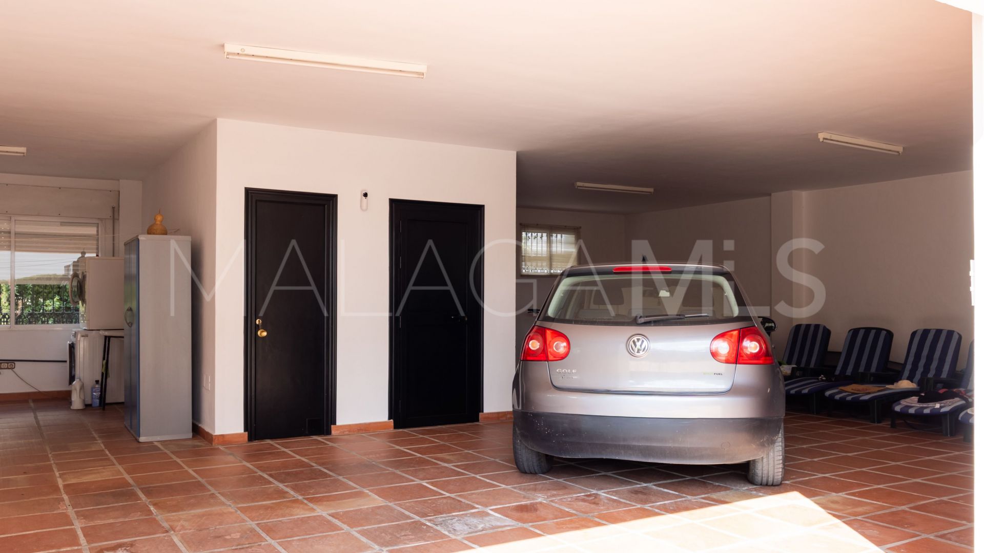 Villa for sale in Elviria