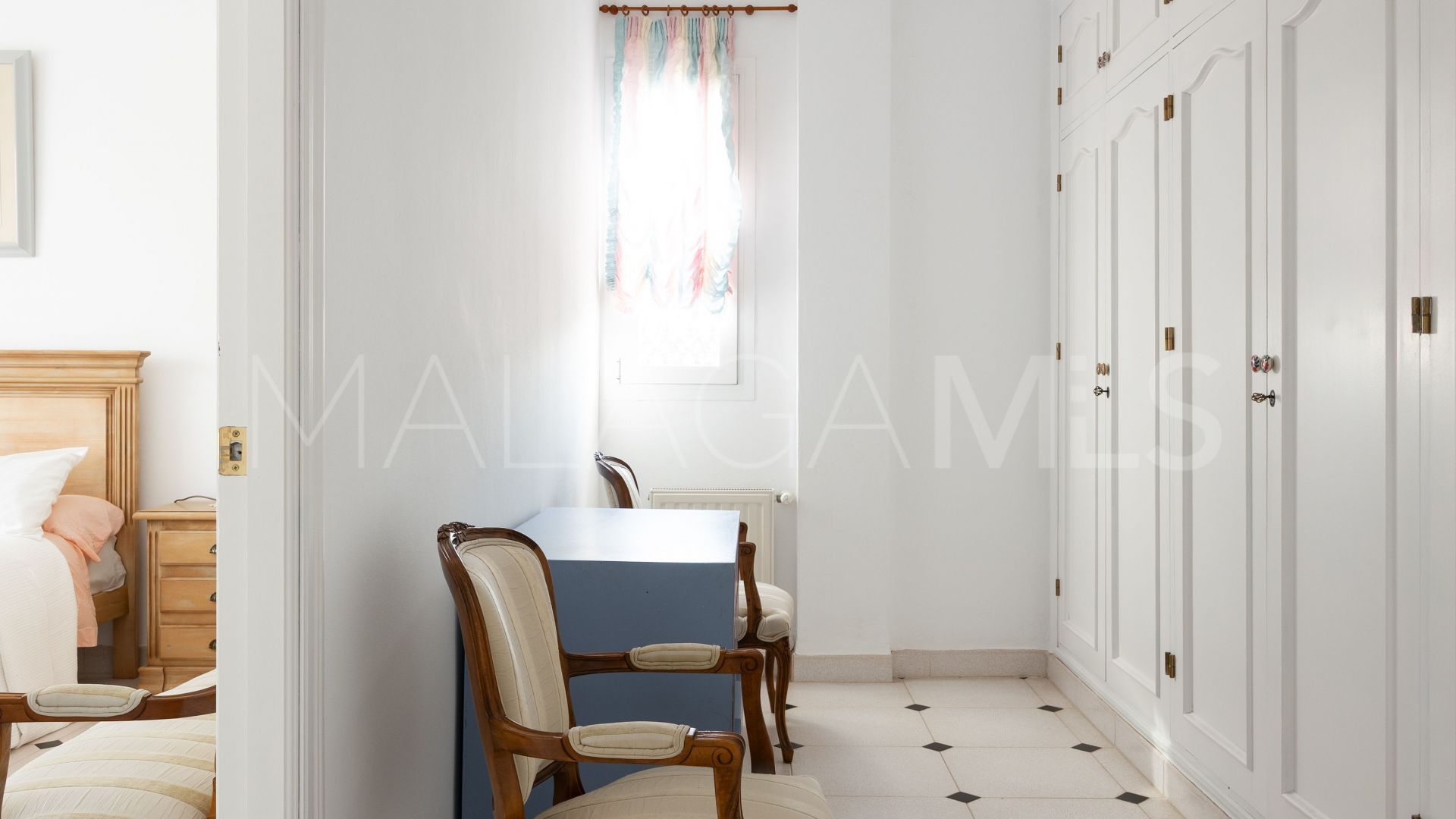 Villa for sale in Elviria