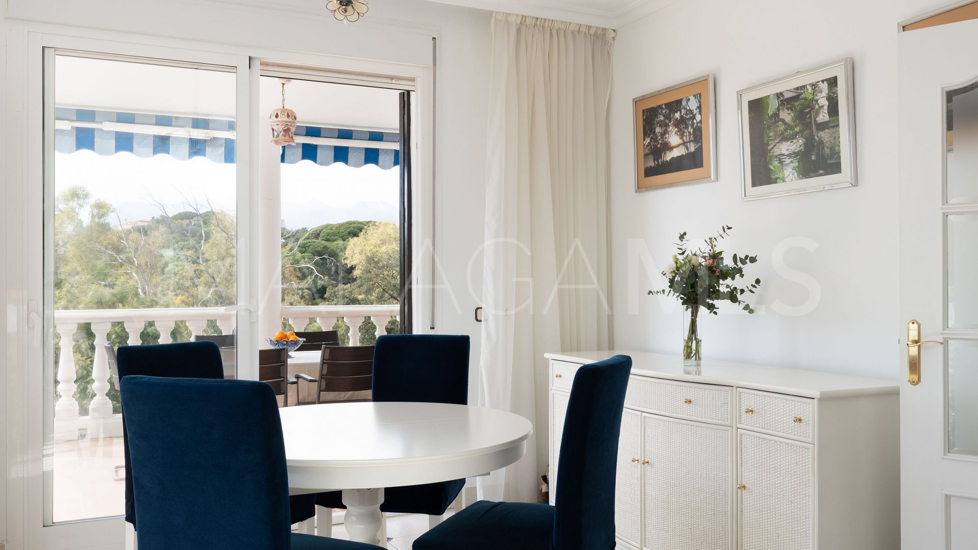 Villa for sale in Elviria