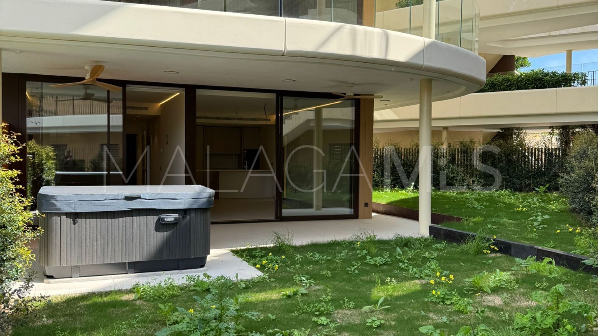 For sale El Higueron ground floor apartment with 2 bedrooms