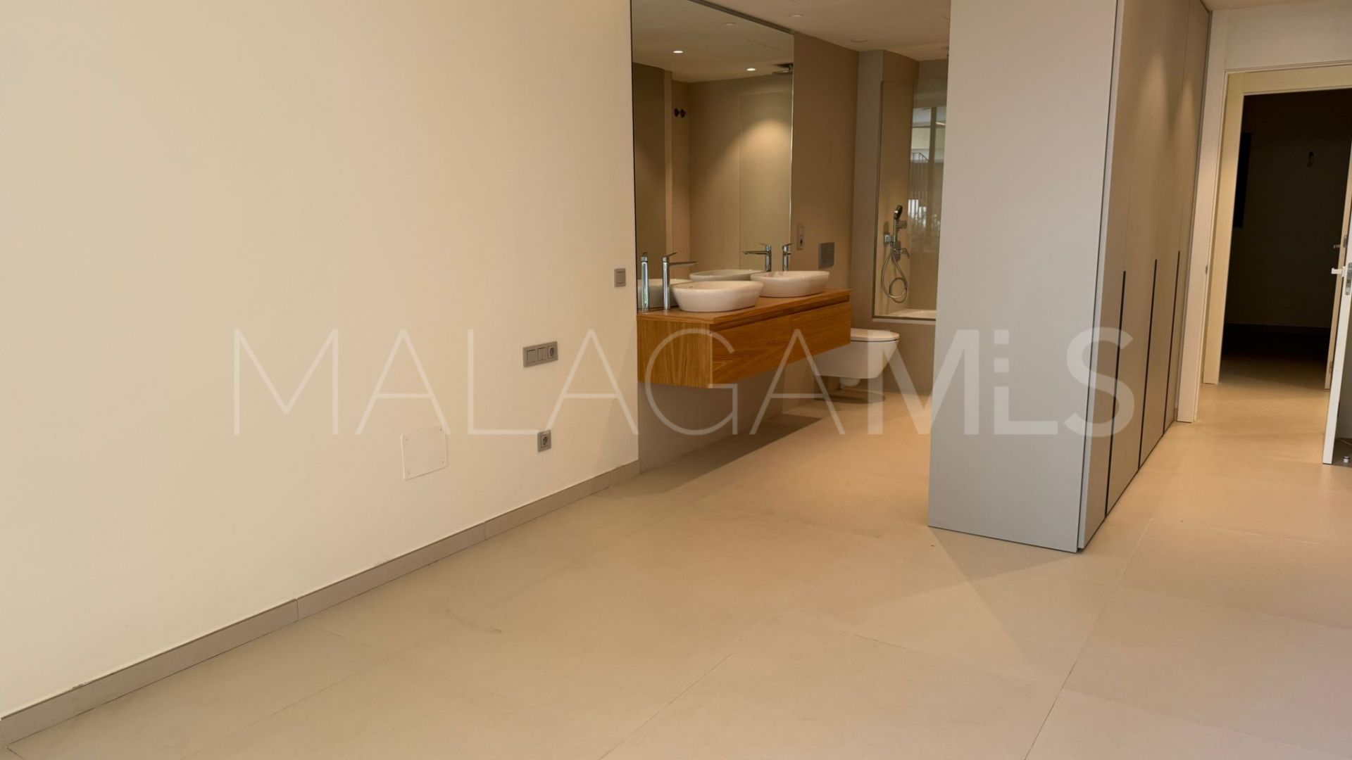 For sale El Higueron ground floor apartment with 2 bedrooms