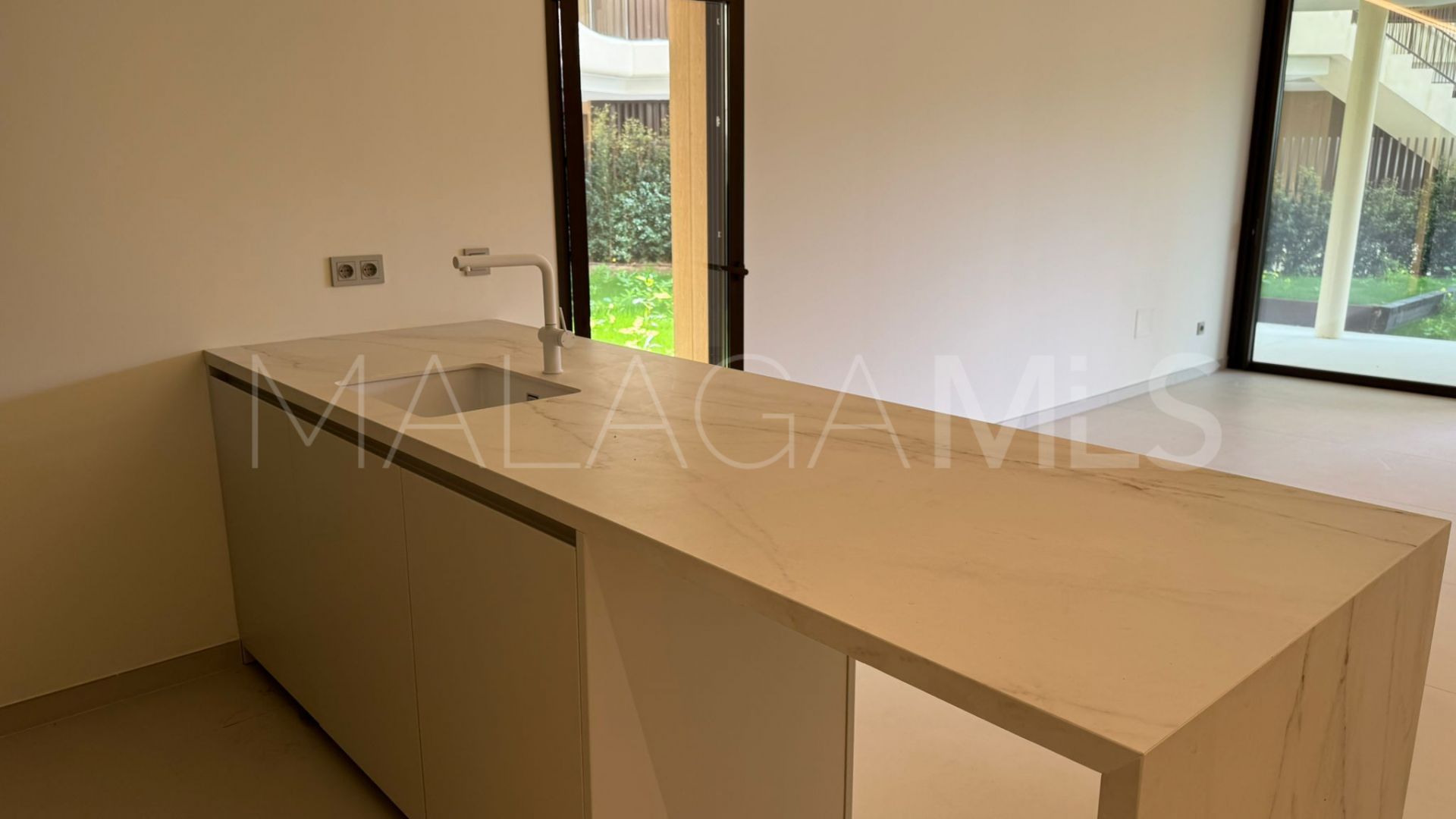 For sale El Higueron ground floor apartment with 2 bedrooms