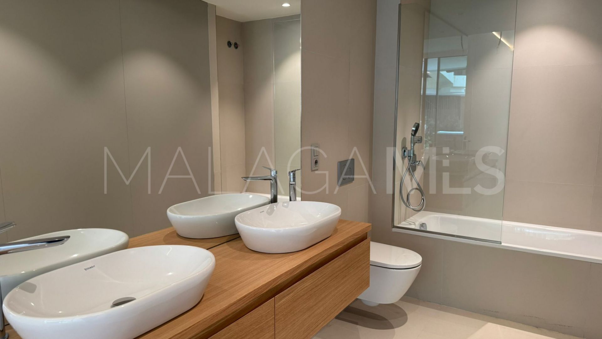 For sale El Higueron ground floor apartment with 2 bedrooms