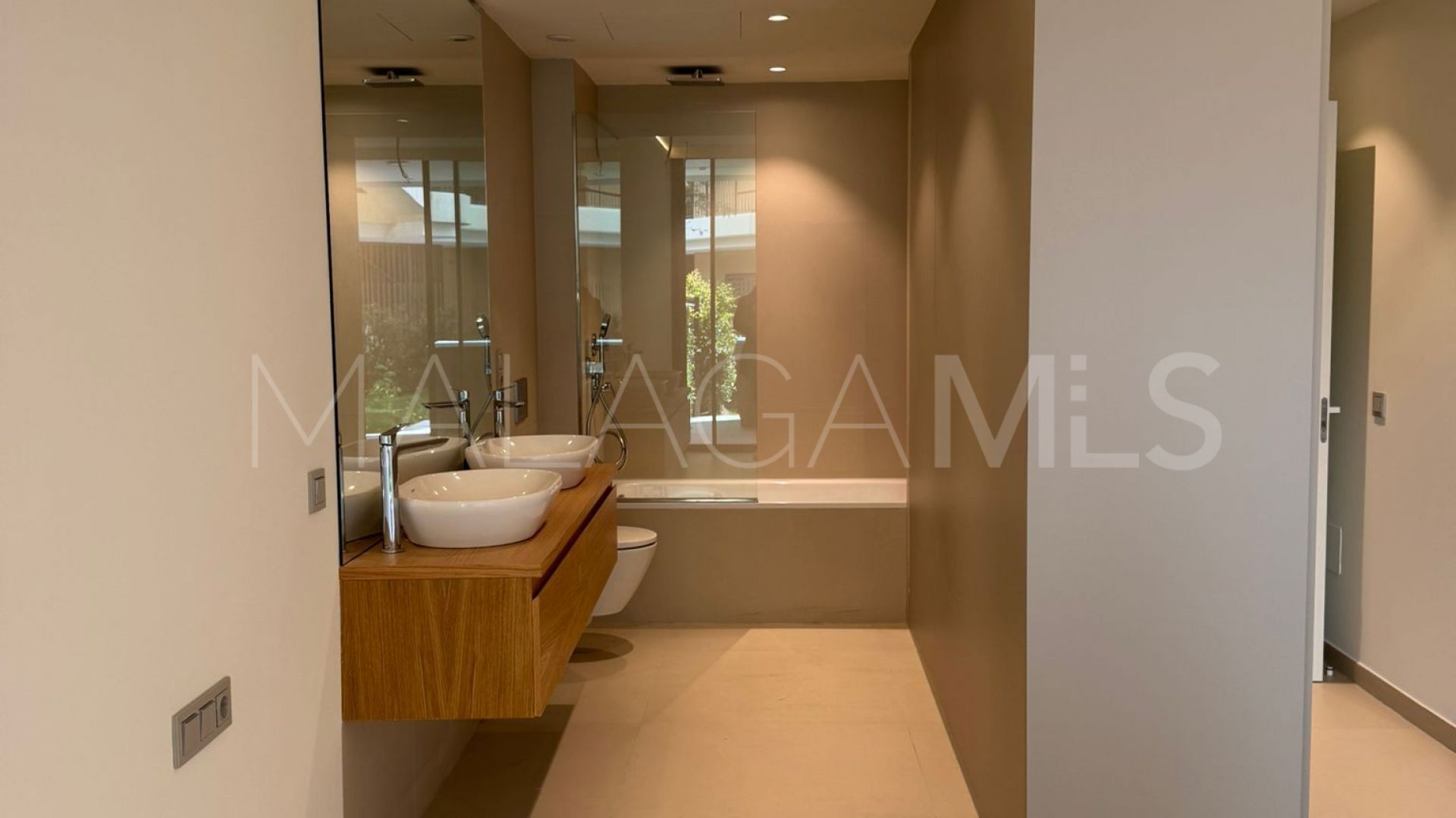 For sale El Higueron ground floor apartment with 2 bedrooms