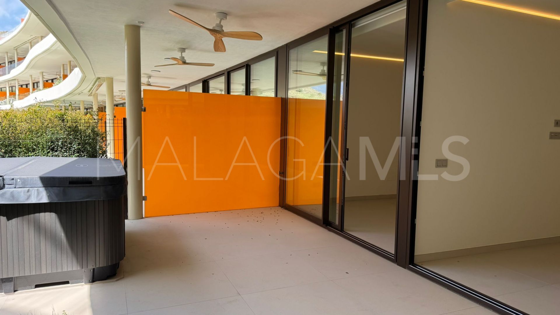 For sale El Higueron ground floor apartment with 2 bedrooms