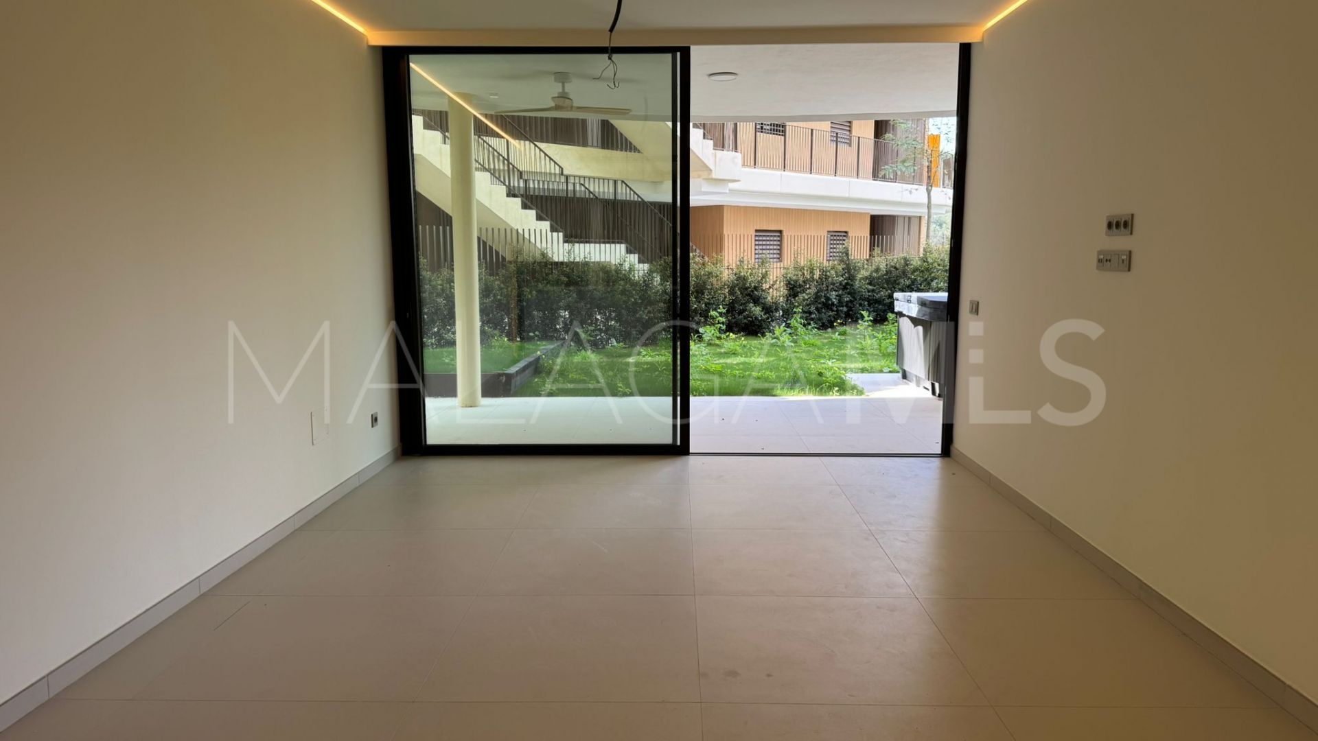 For sale El Higueron ground floor apartment with 2 bedrooms