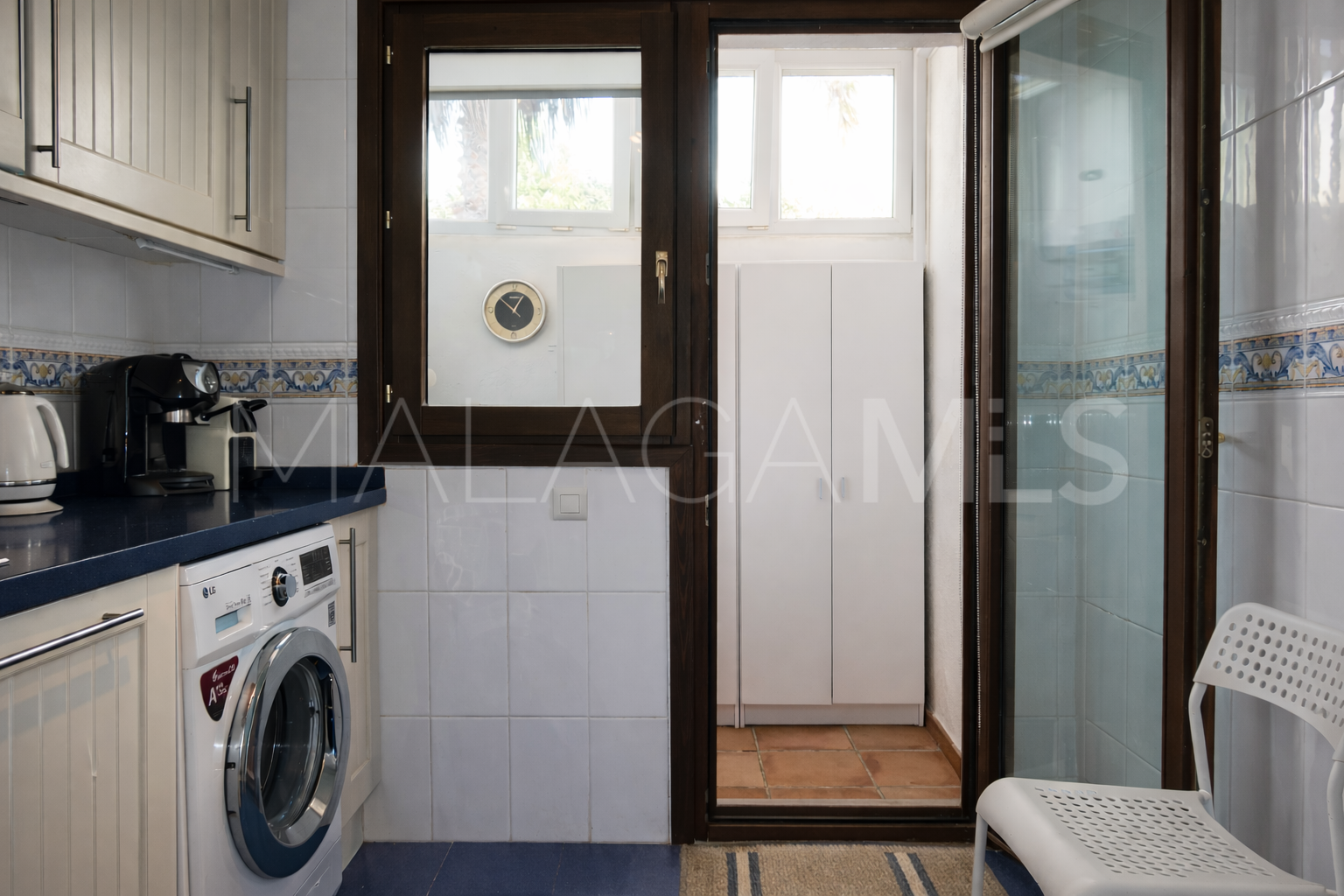 Buy town house with 4 bedrooms in Alcorrín