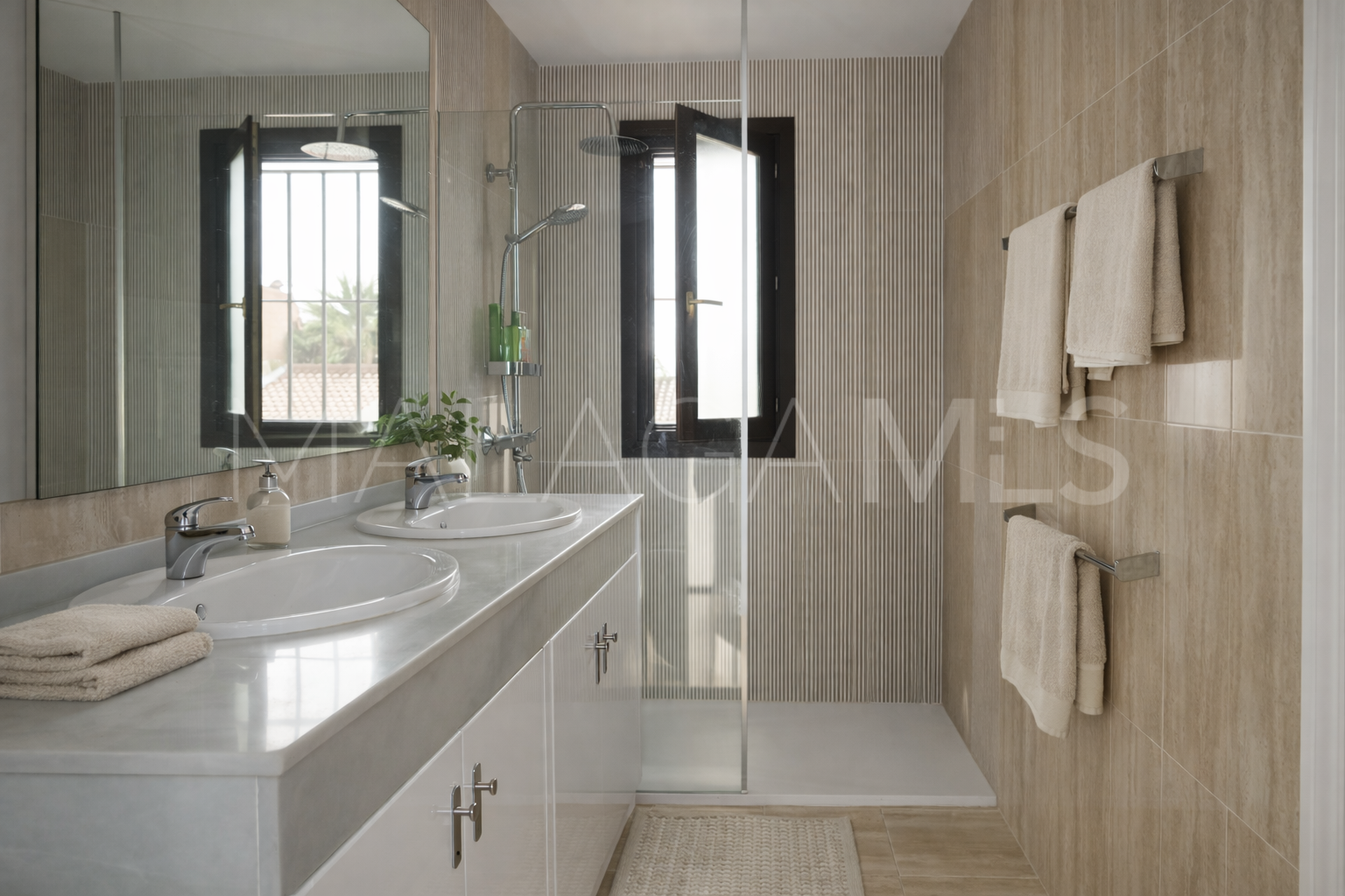 Buy town house with 4 bedrooms in Alcorrín