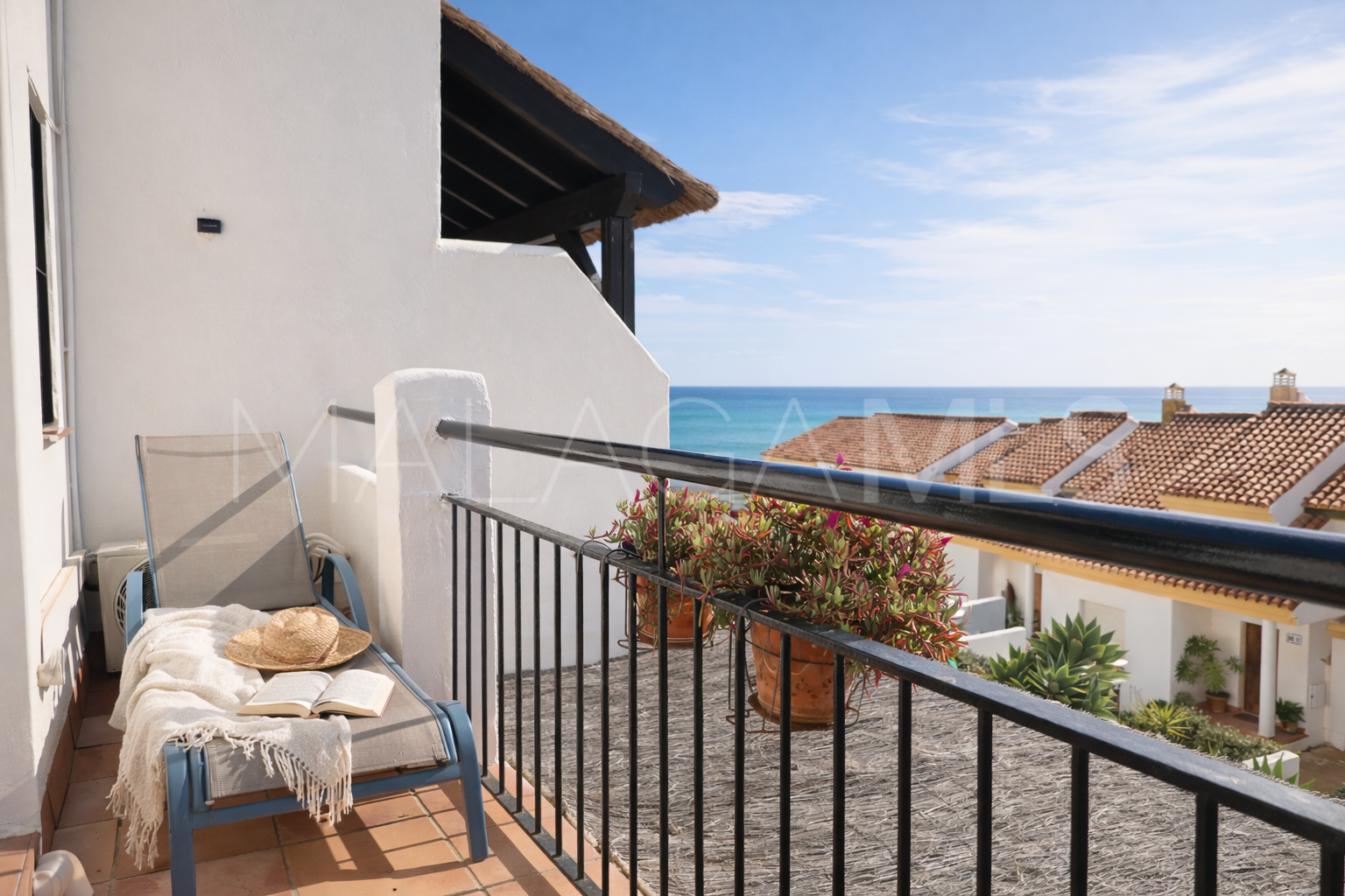 Buy town house with 4 bedrooms in Alcorrín