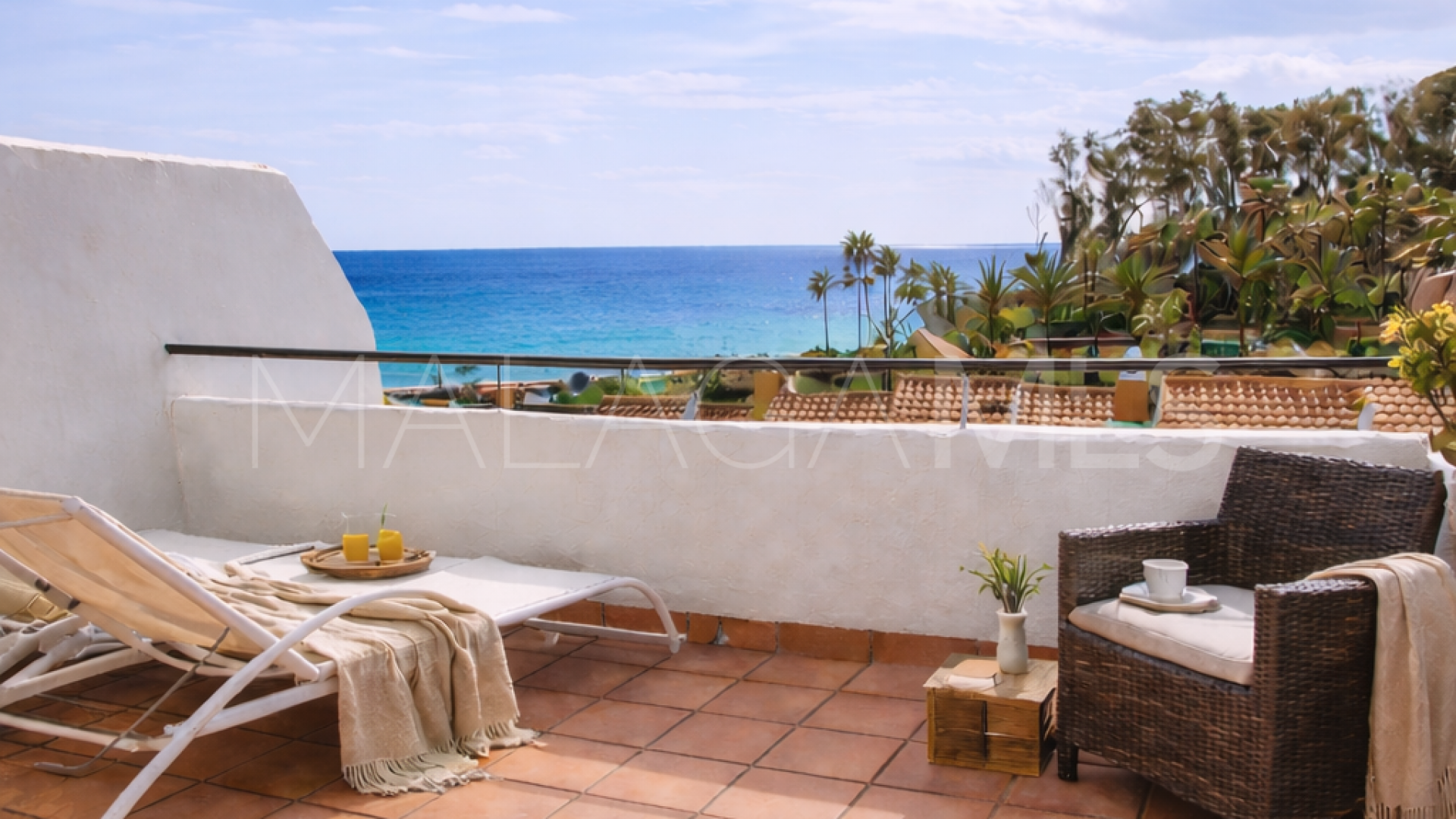 Buy town house with 4 bedrooms in Alcorrín