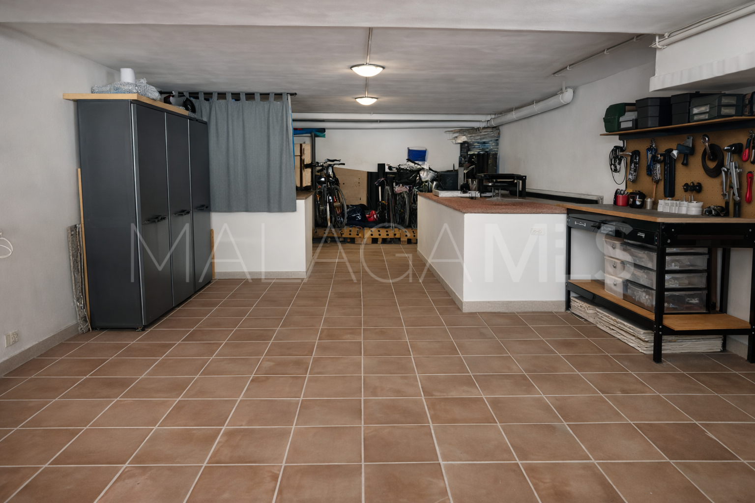 Buy town house with 4 bedrooms in Alcorrín