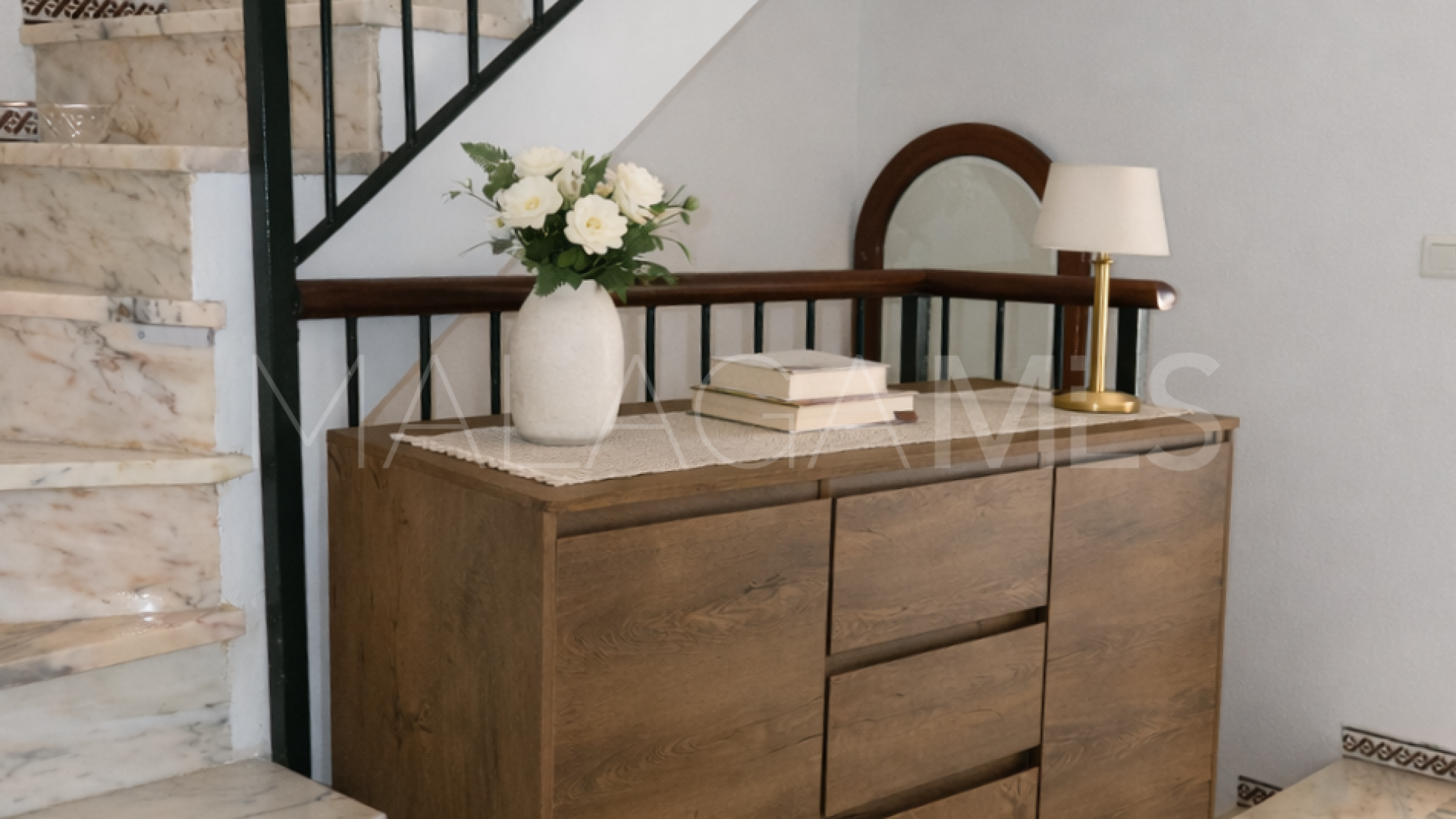 Buy town house with 4 bedrooms in Alcorrín