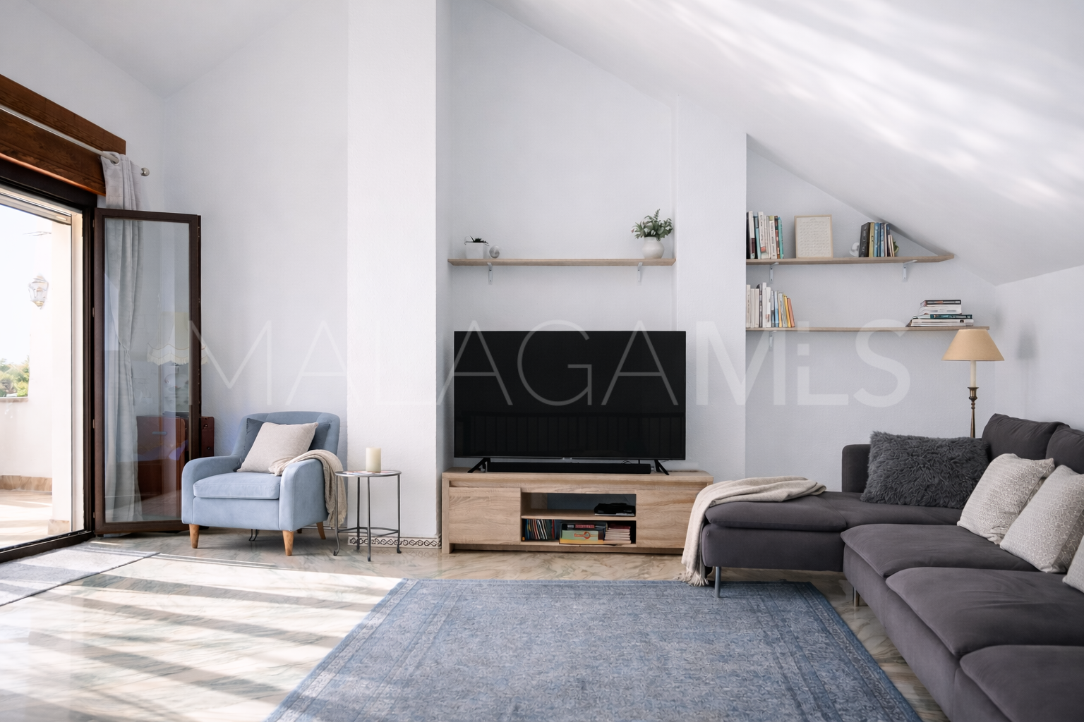 Buy town house with 4 bedrooms in Alcorrín