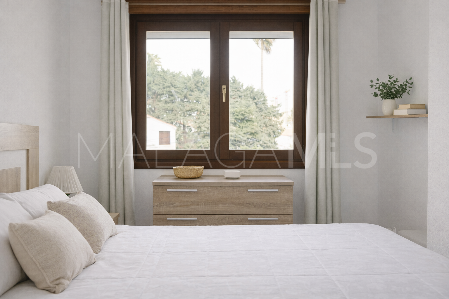 Buy town house with 4 bedrooms in Alcorrín