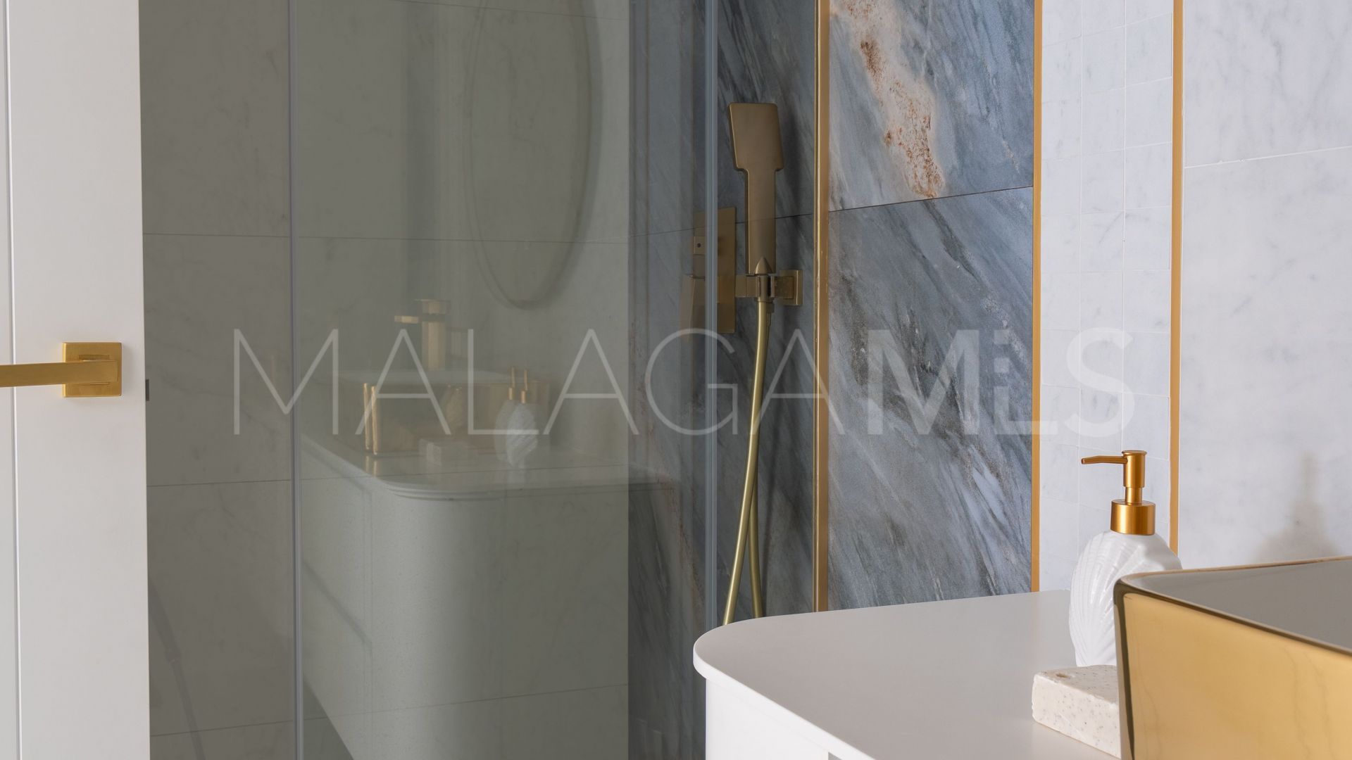 Parhus for sale in La Mairena