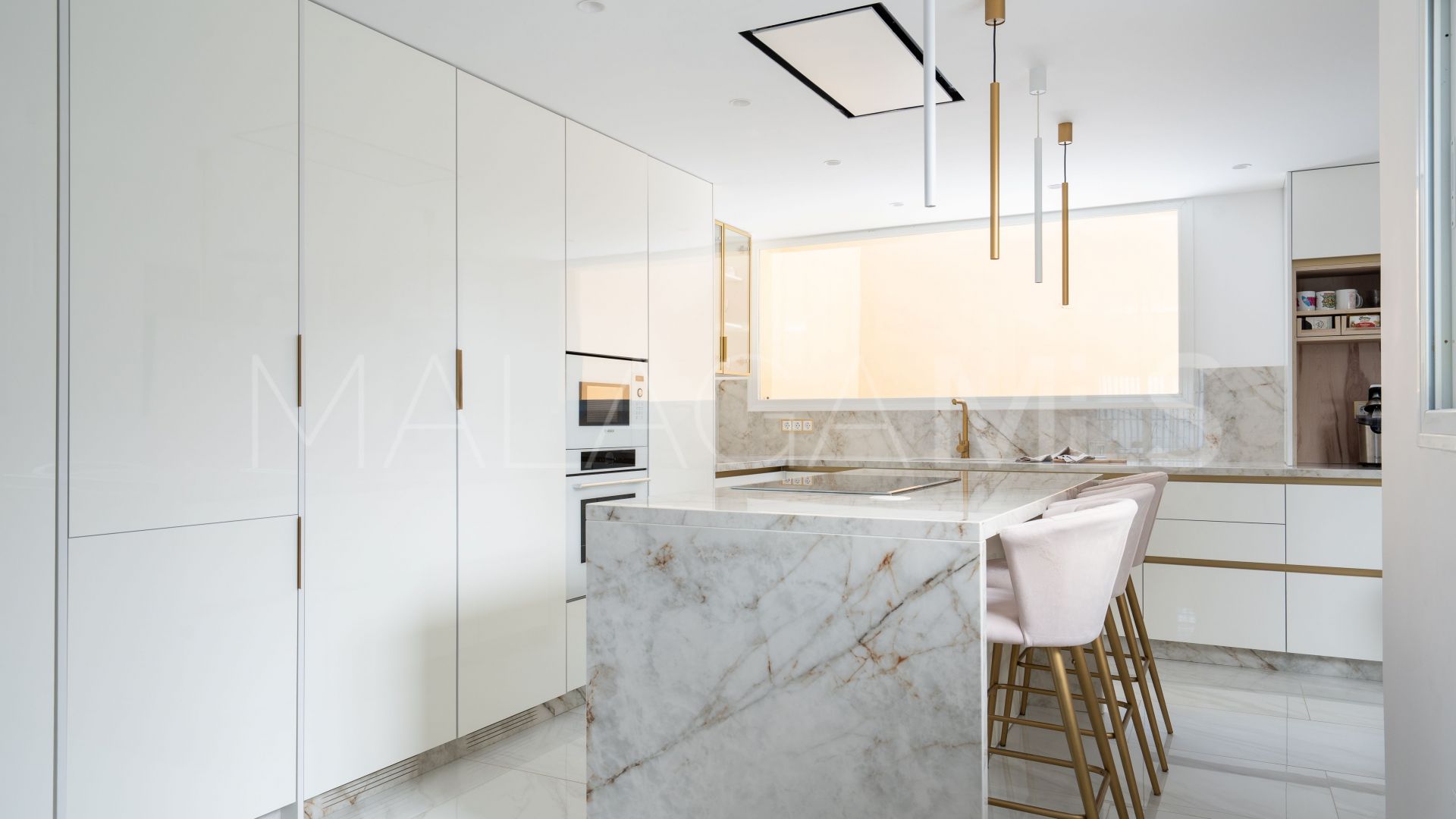 Parhus for sale in La Mairena