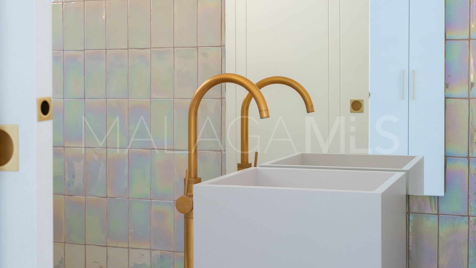 Parhus for sale in La Mairena