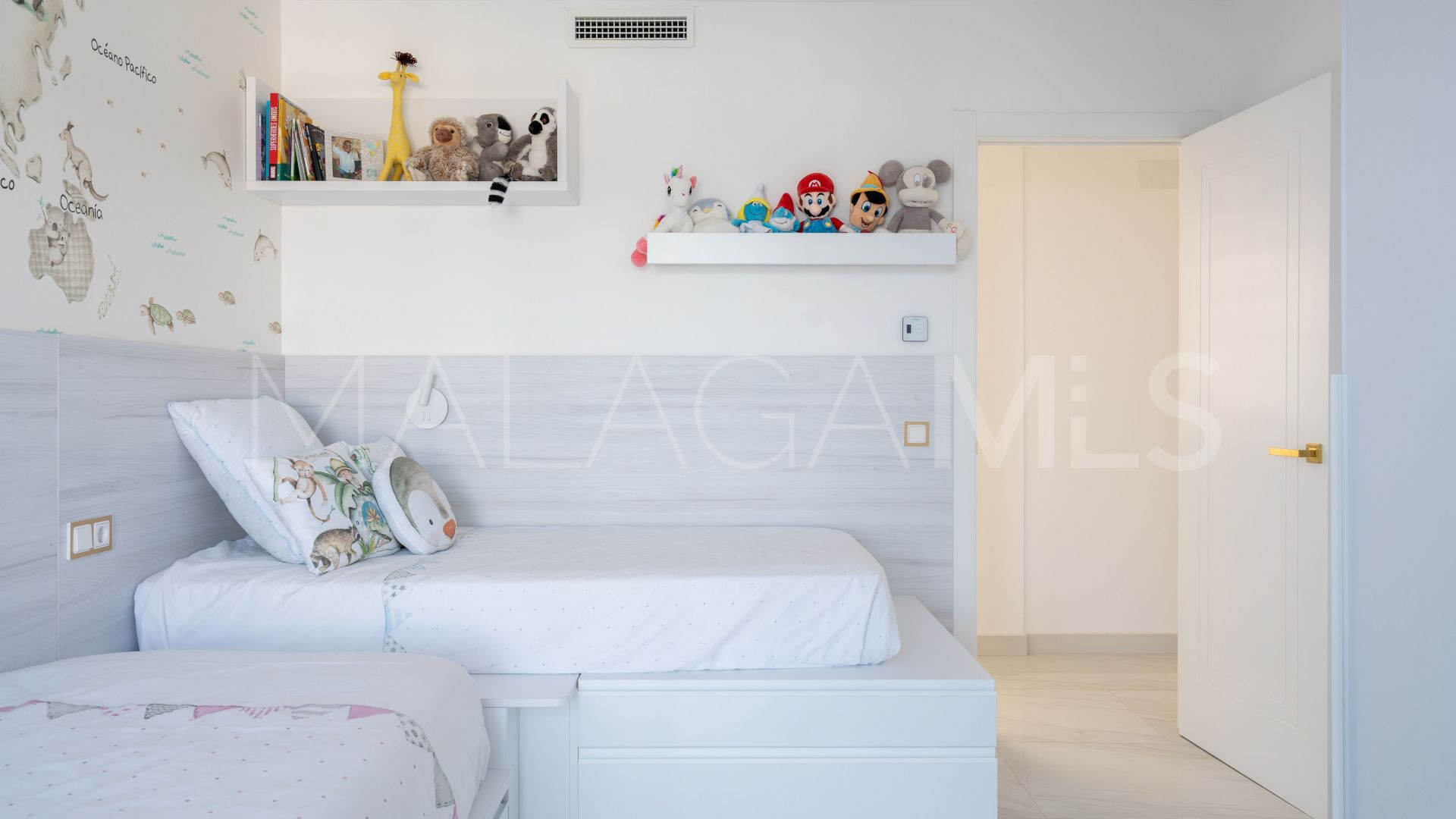 Parhus for sale in La Mairena