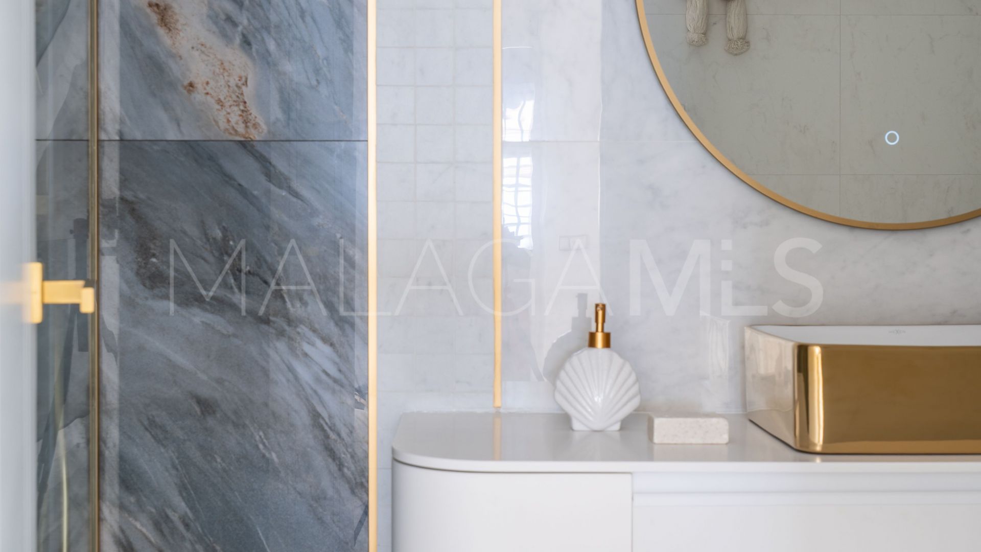 Parhus for sale in La Mairena