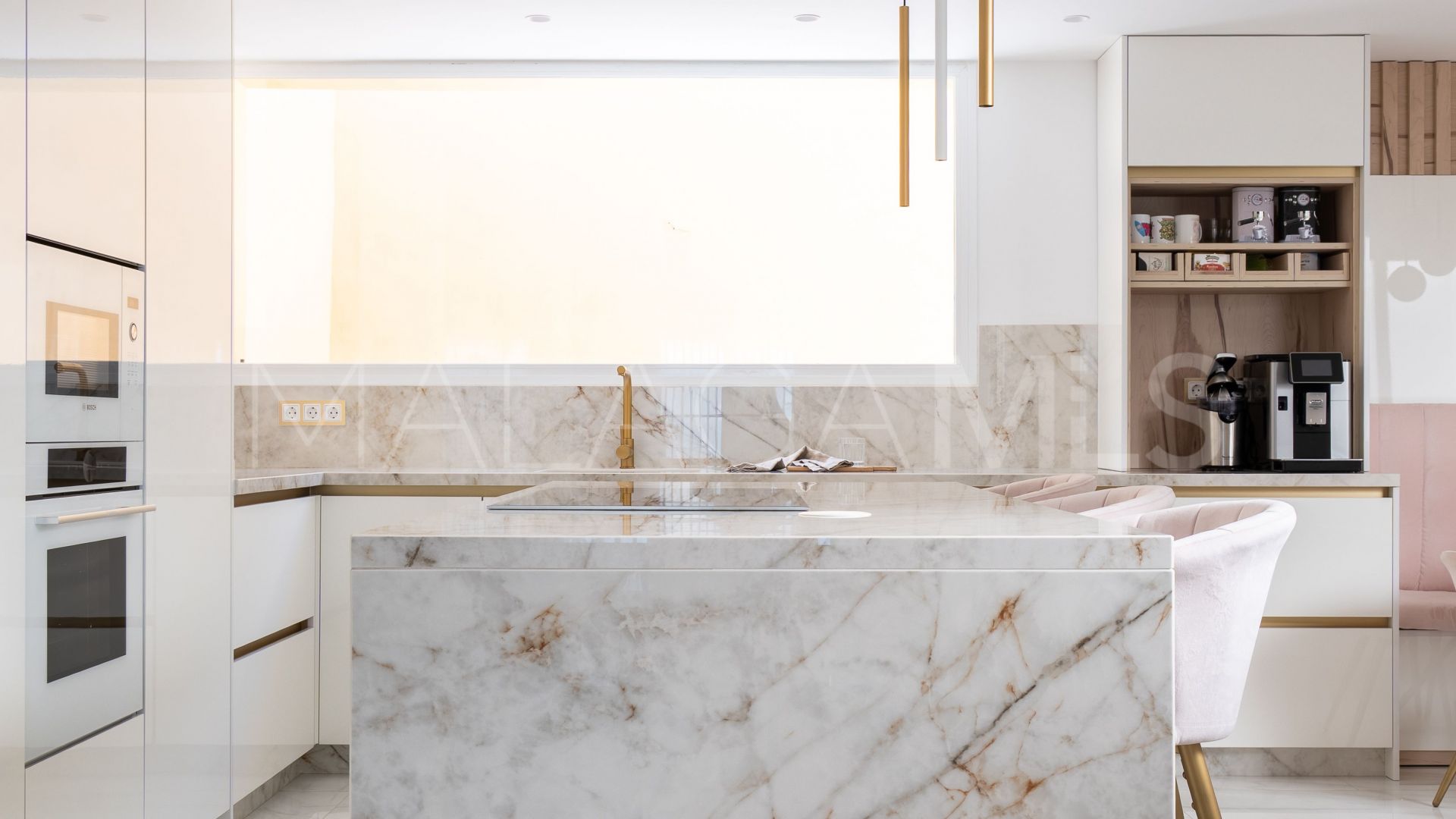 Parhus for sale in La Mairena