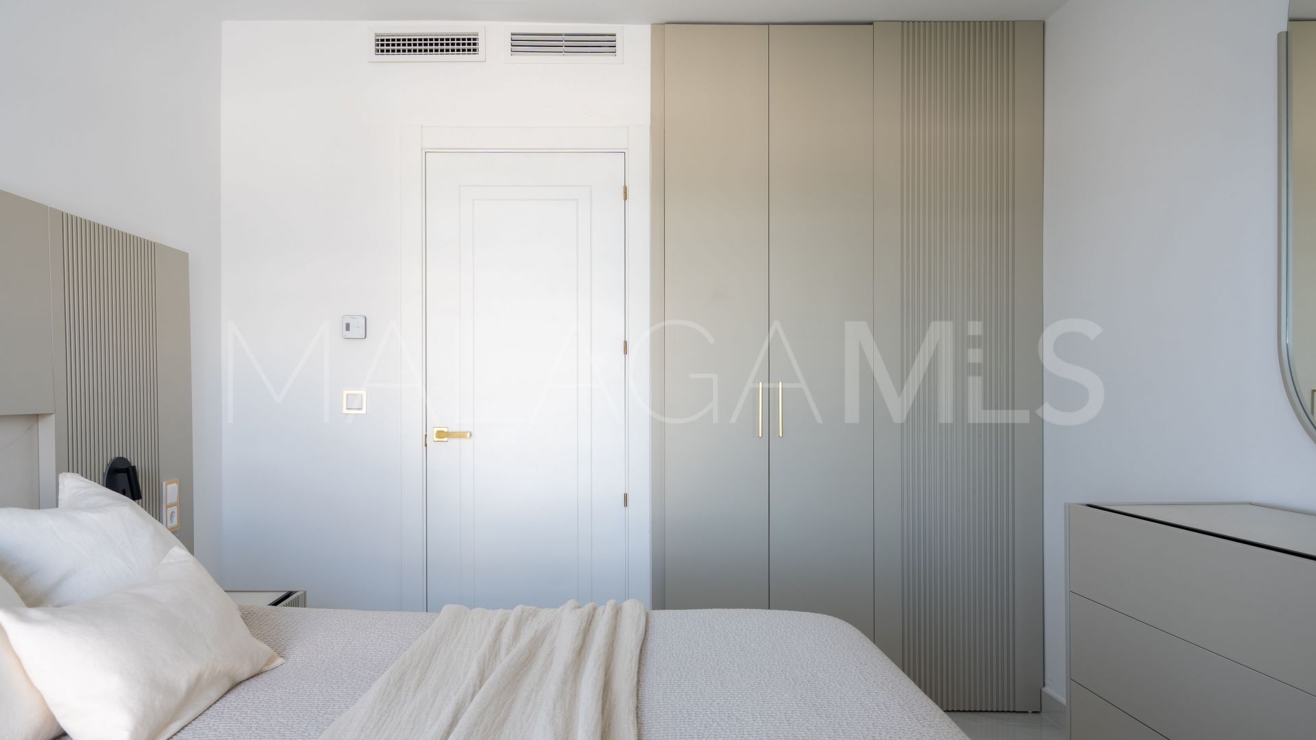 Parhus for sale in La Mairena