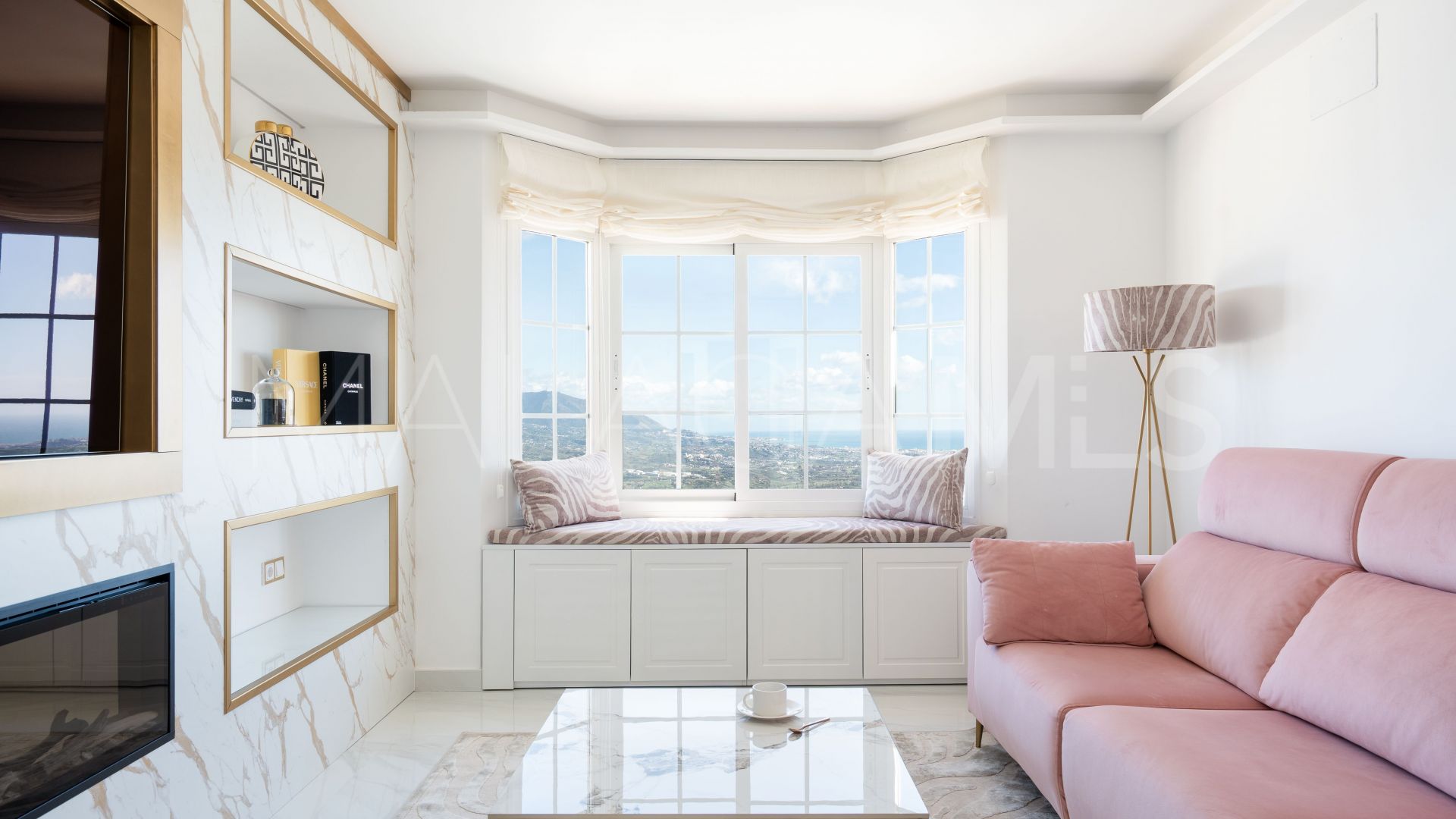 Parhus for sale in La Mairena