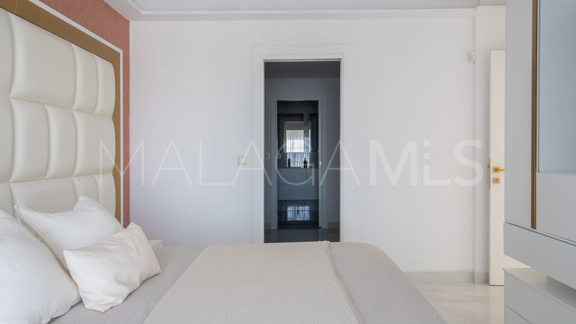 Parhus for sale in La Mairena