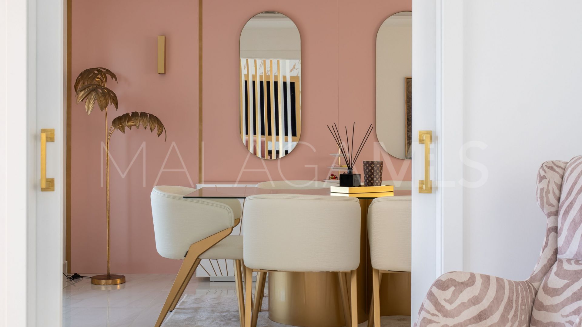 Parhus for sale in La Mairena