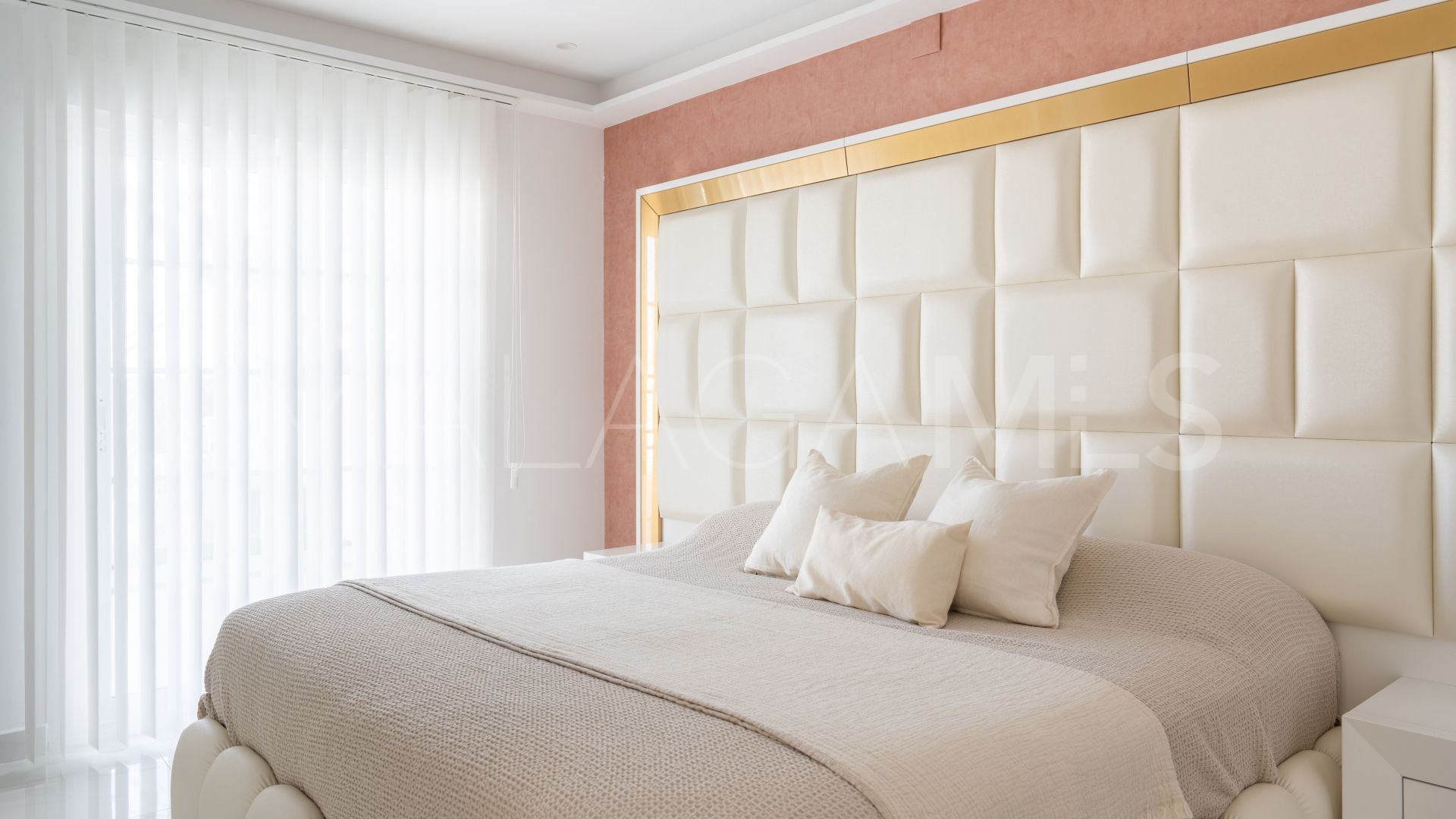 Parhus for sale in La Mairena