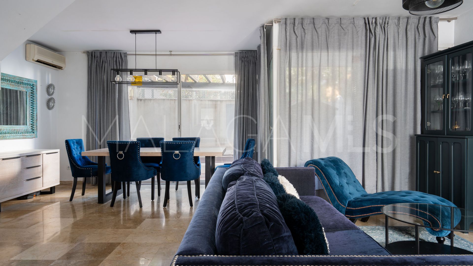 Pareado with 4 bedrooms for sale in Nueva Andalucia