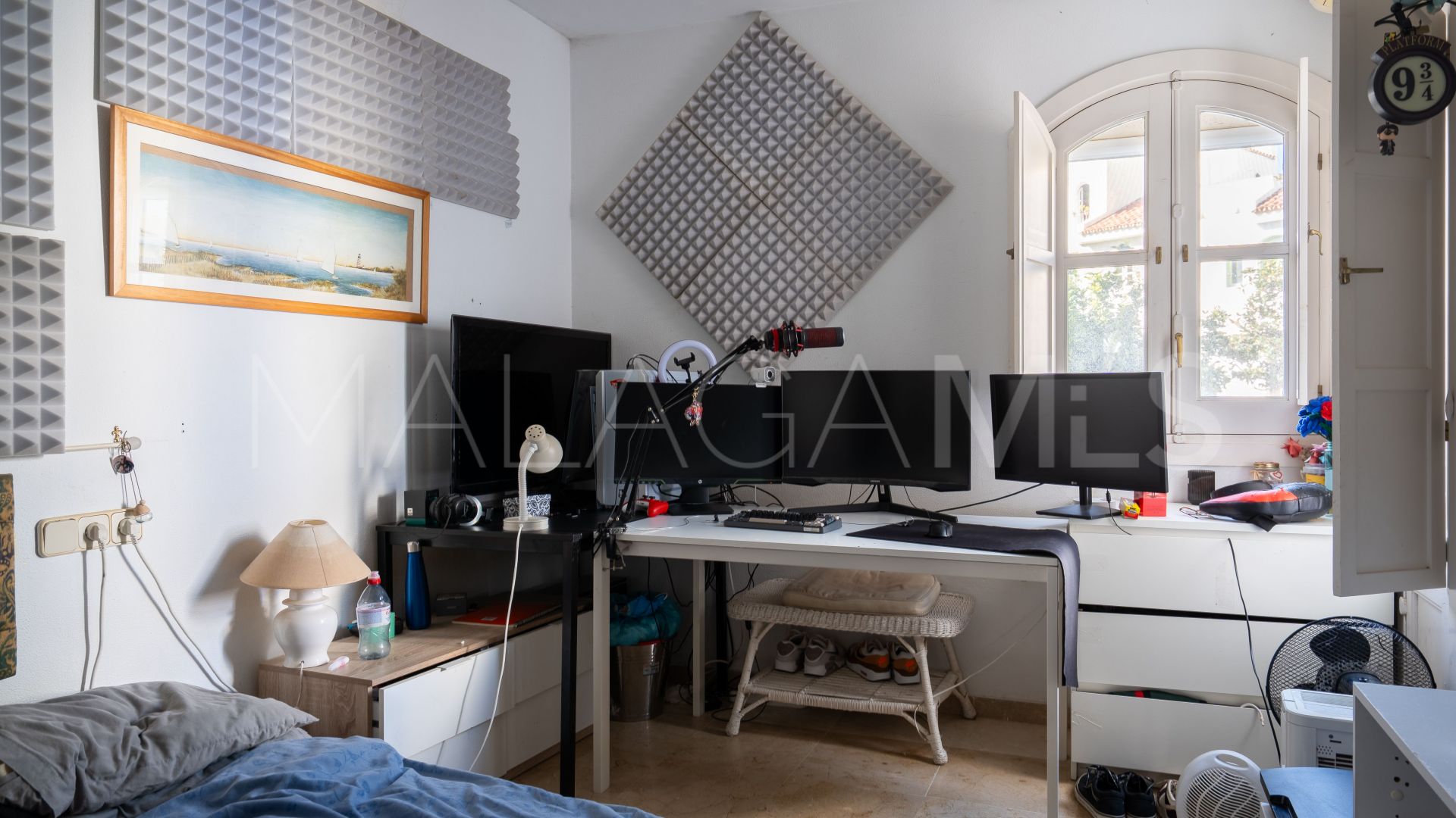 Pareado with 4 bedrooms for sale in Nueva Andalucia