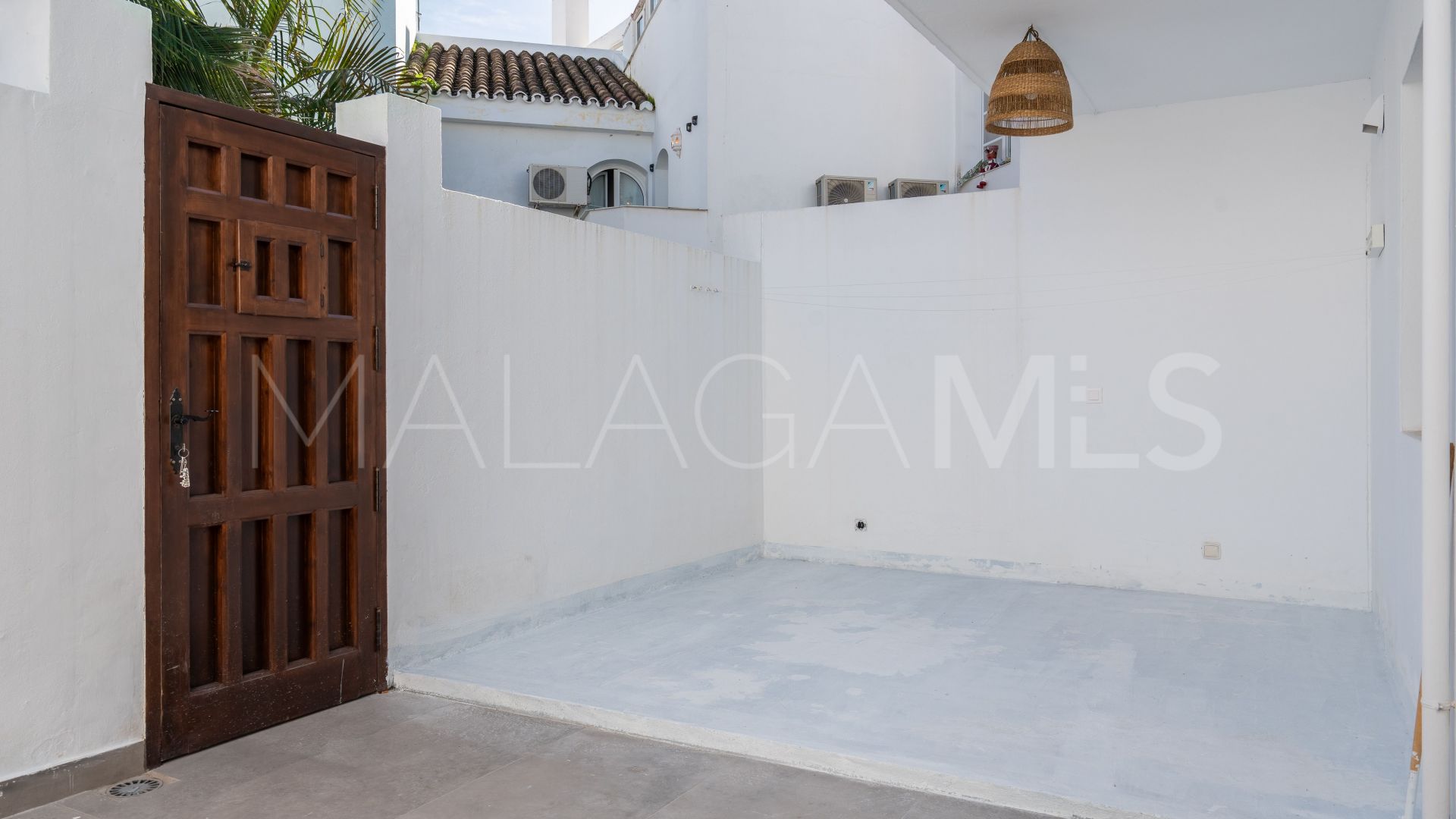 Pareado with 4 bedrooms for sale in Nueva Andalucia