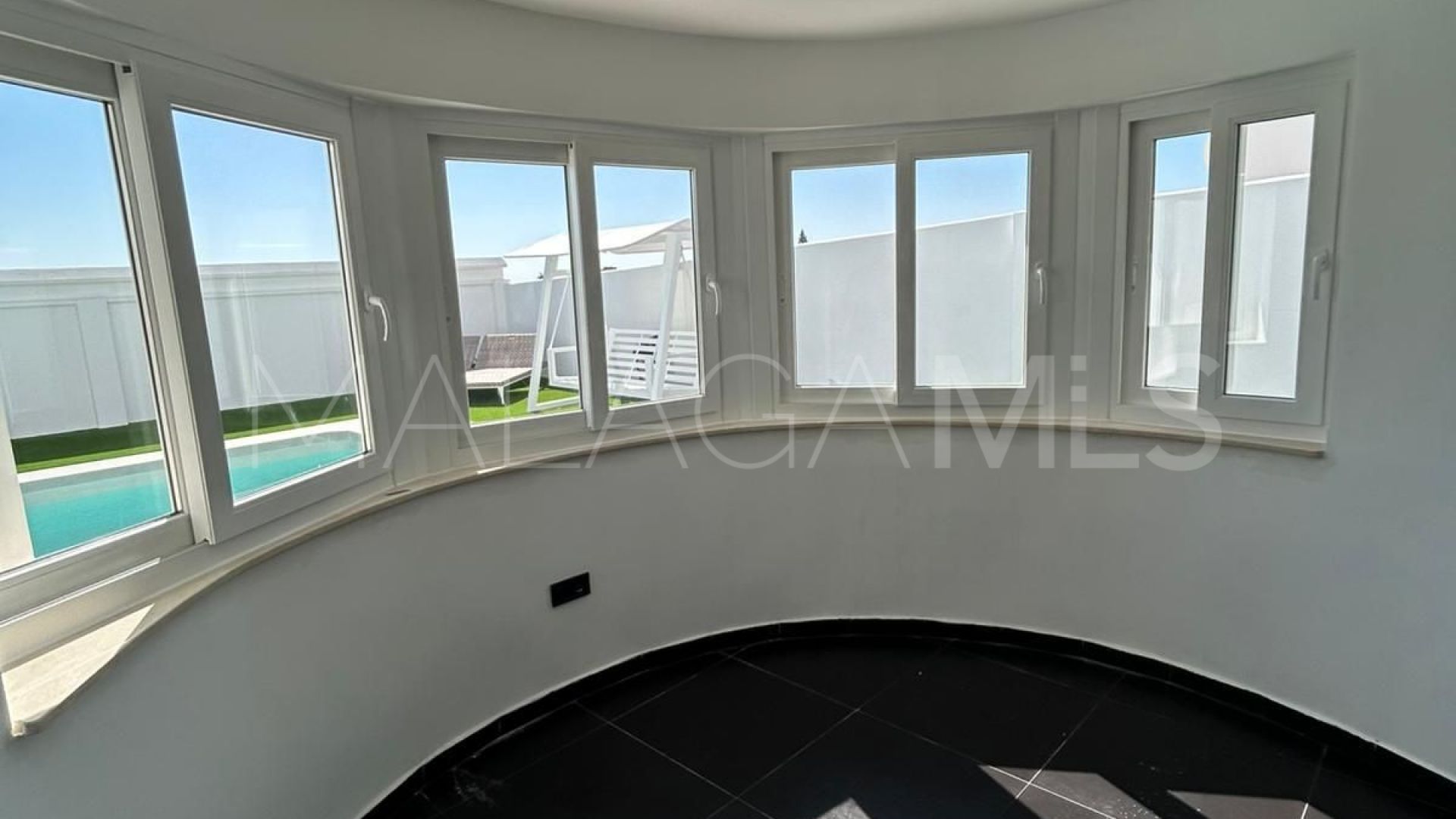 Villa for sale in Benalmadena Costa