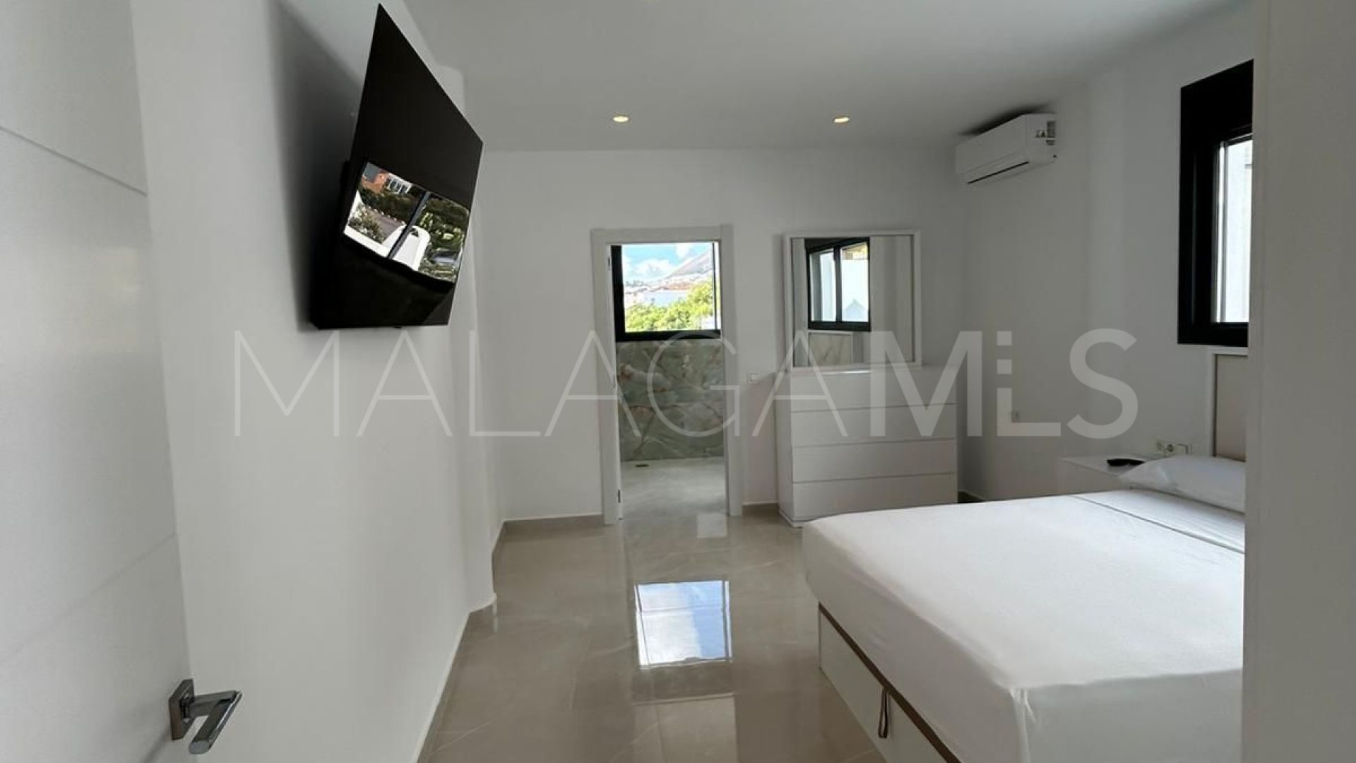 Villa for sale in Benalmadena Costa