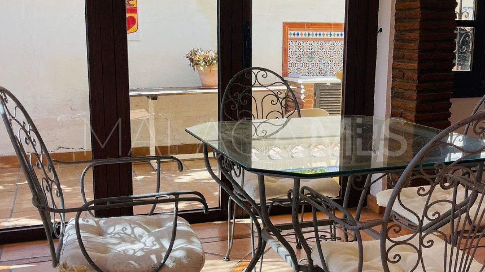 Semi detached villa with 6 bedrooms for sale in Fuengirola