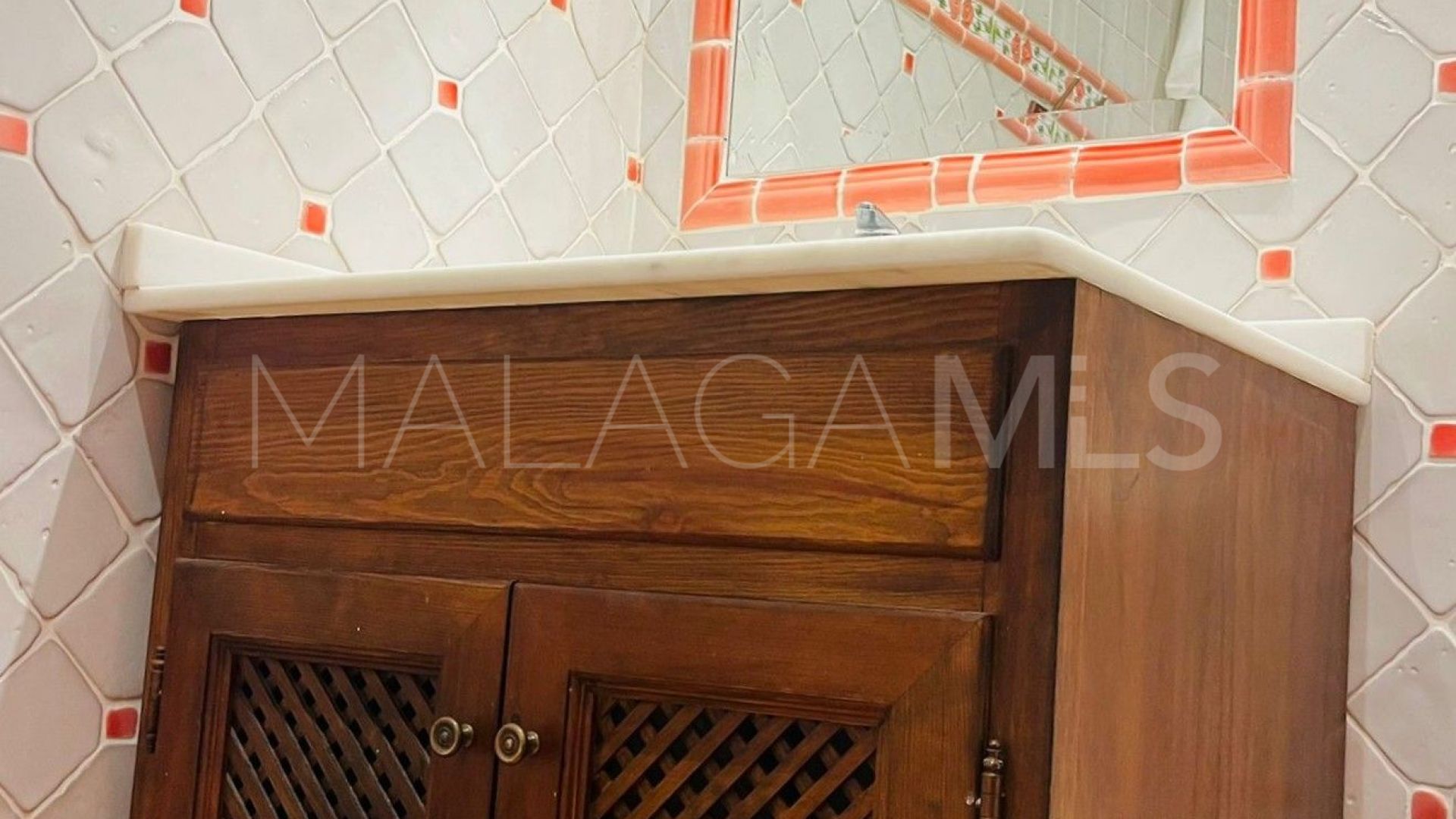 Semi detached villa with 6 bedrooms for sale in Fuengirola