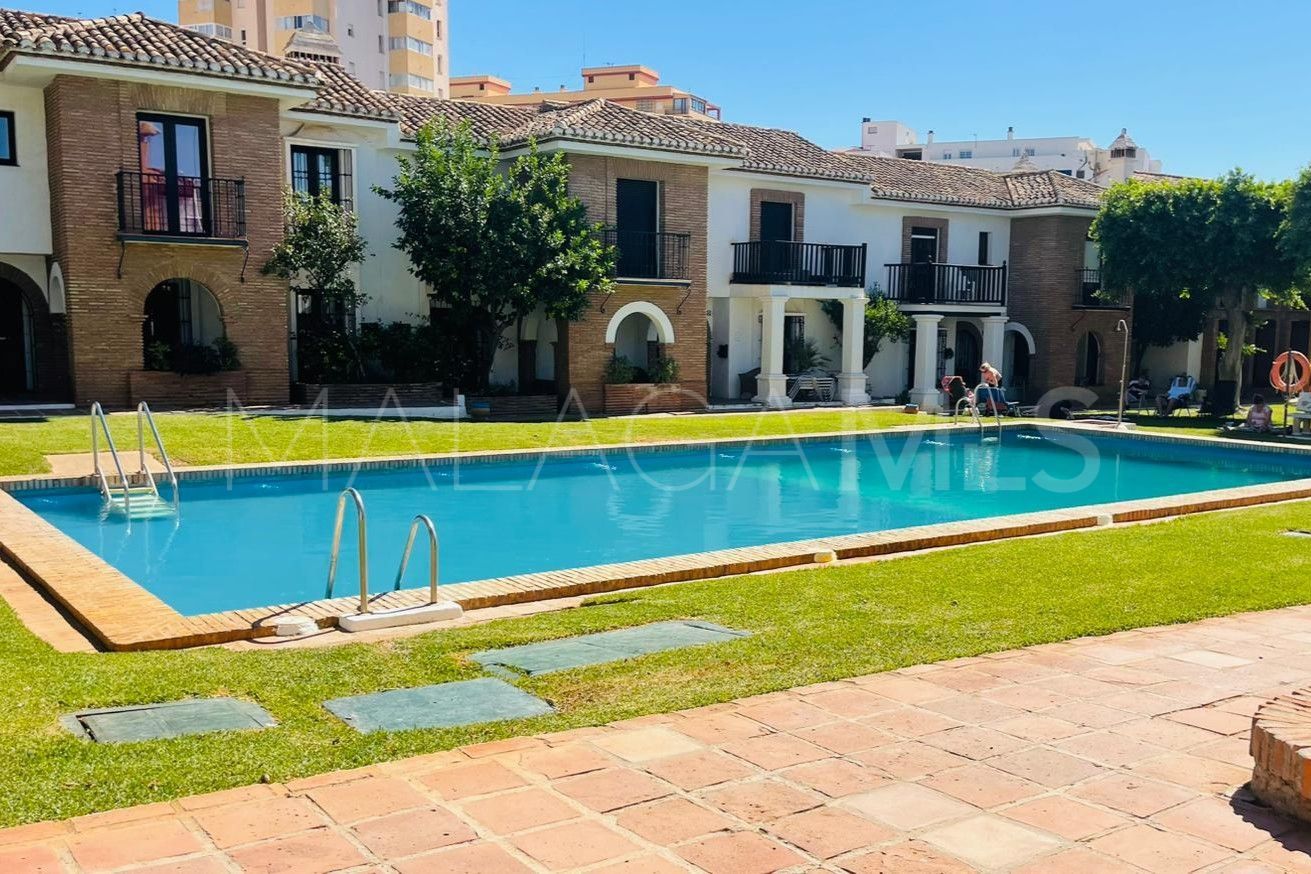 Semi detached villa with 6 bedrooms for sale in Fuengirola